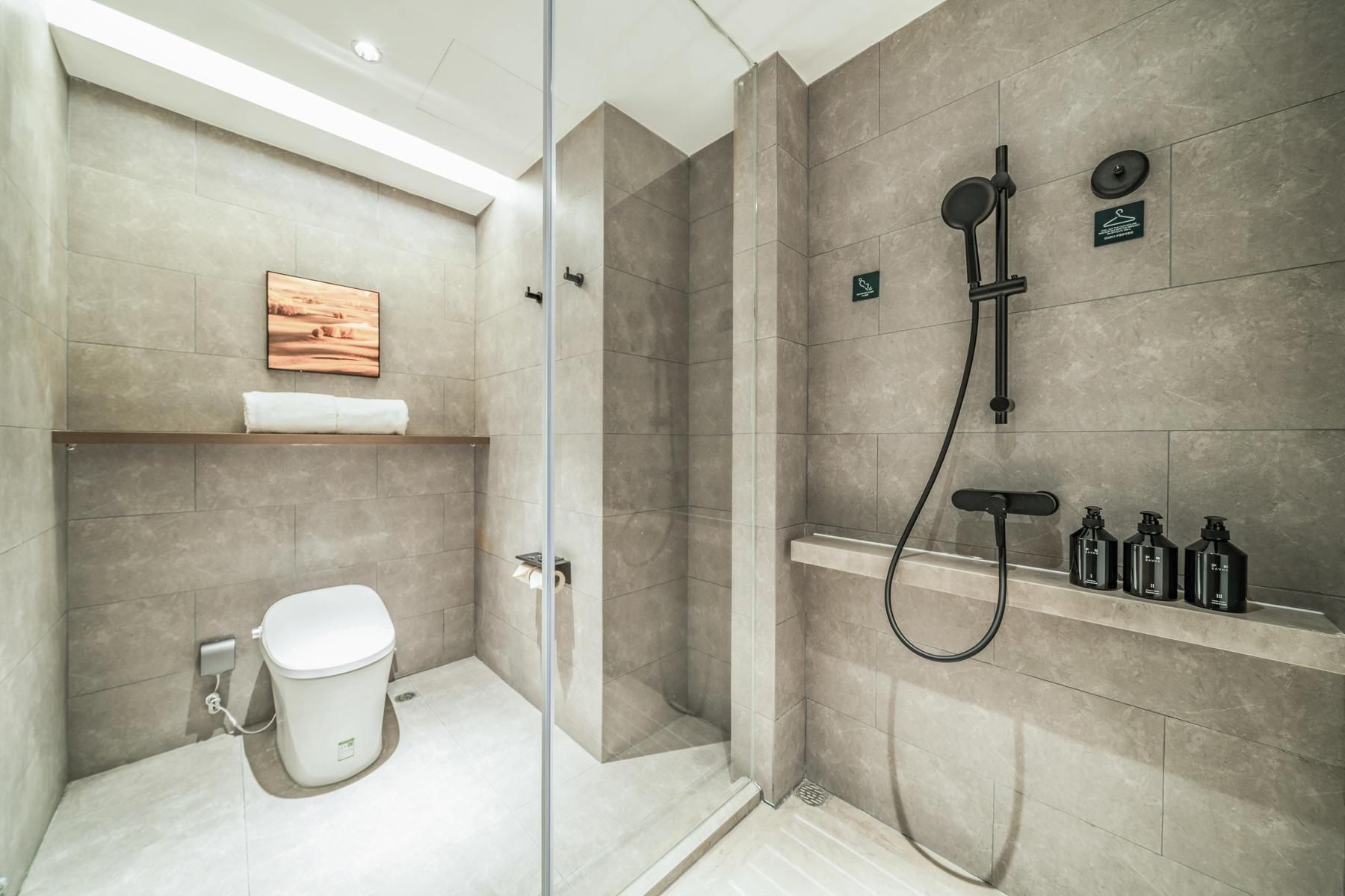 Atour Hotel Lhasa Liuwu Wanda JIMU Twin Room with Mountain View 2