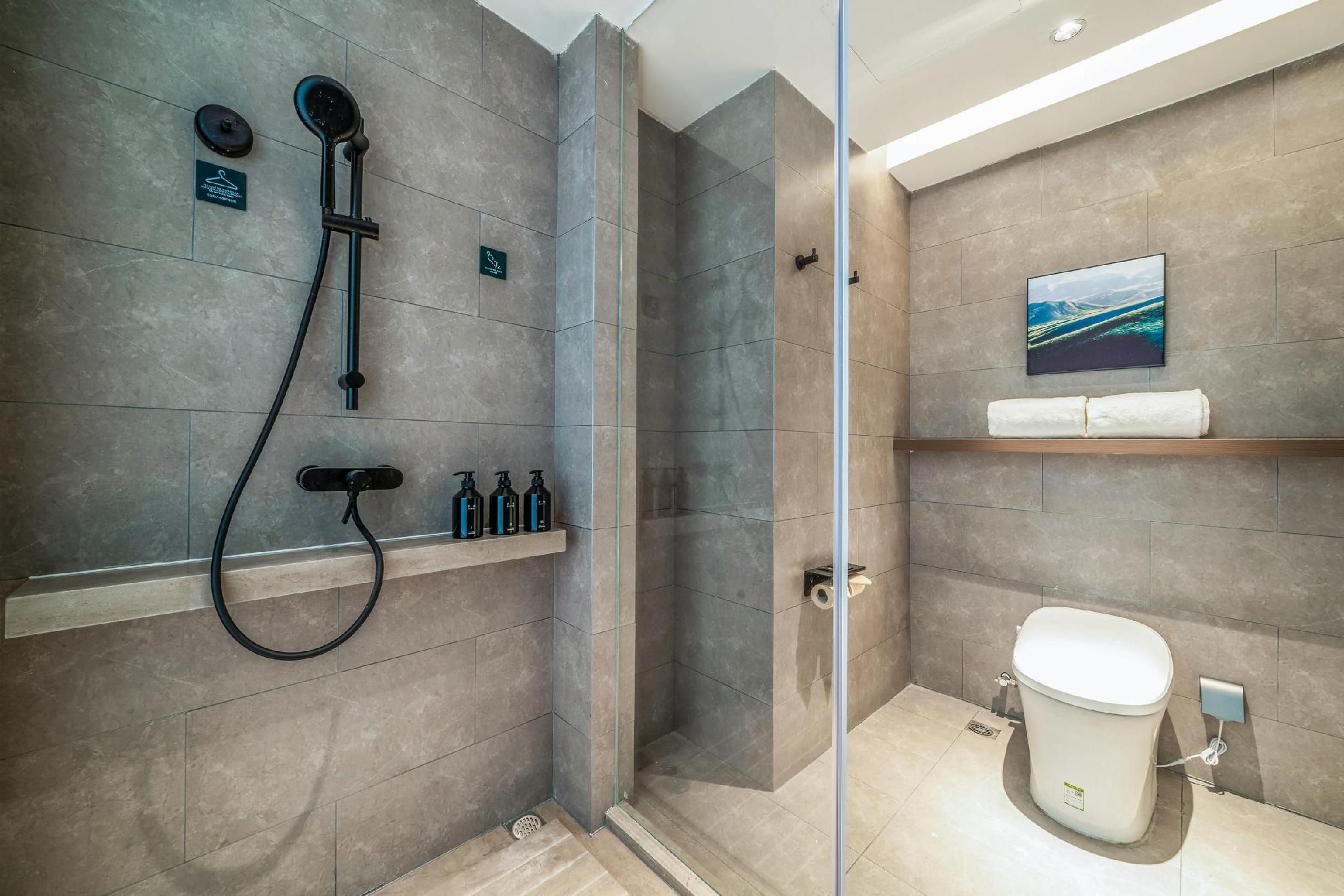 Atour Exquisite 1 Bed Room with View