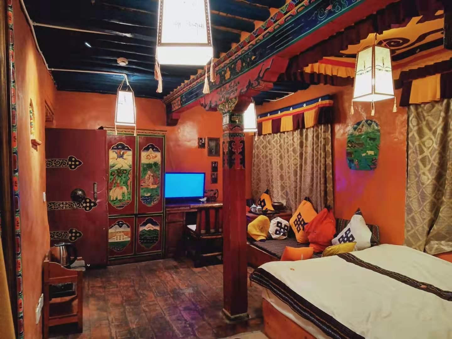 Superior Single Room with Window