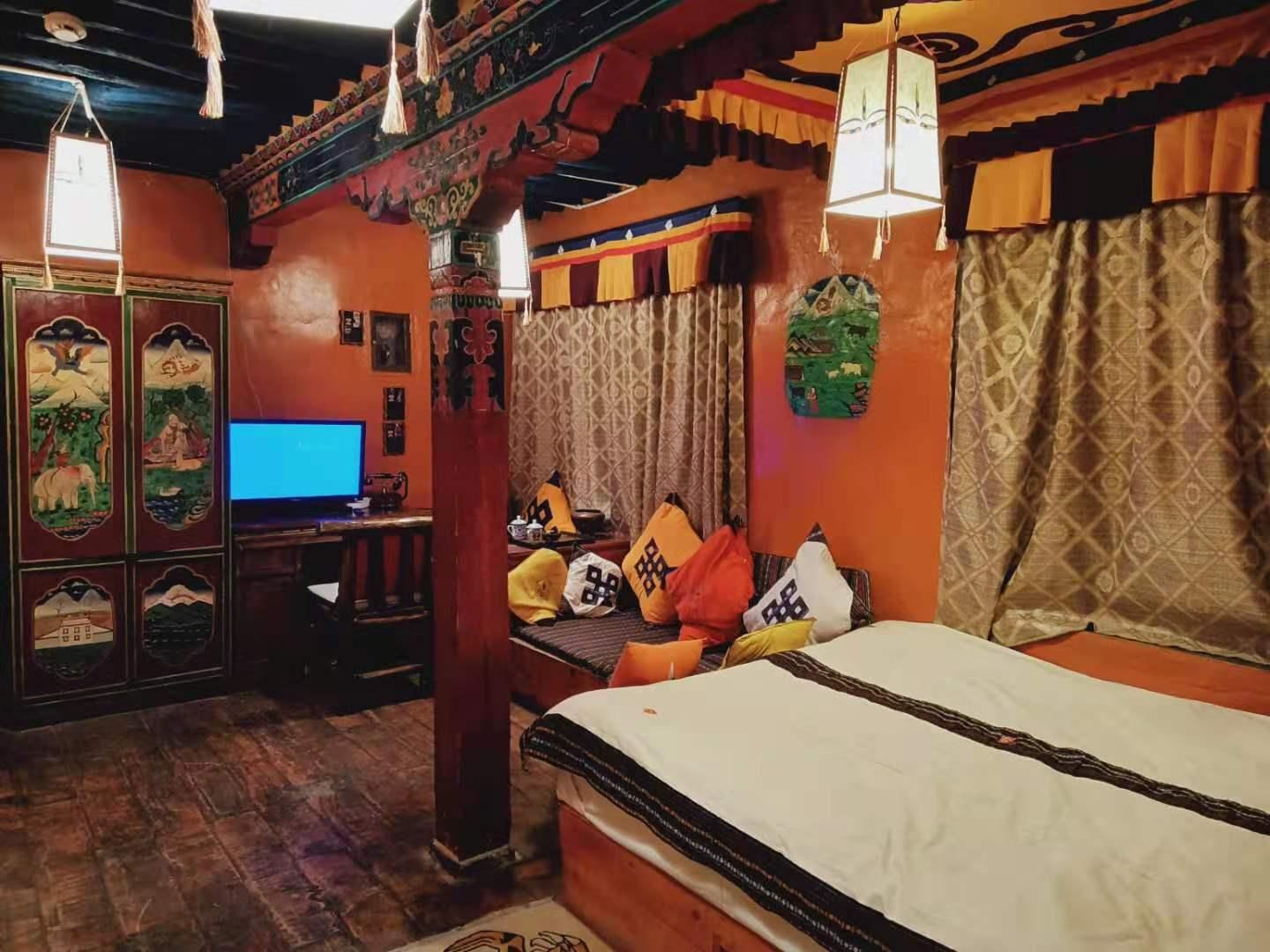 Superior Single Room with Window