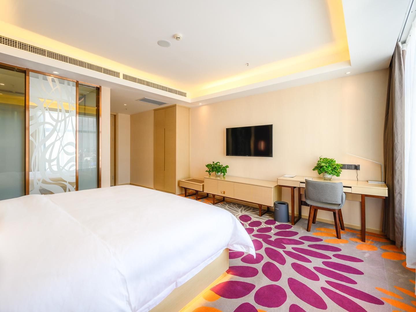 WH - Deluxe Bed Room