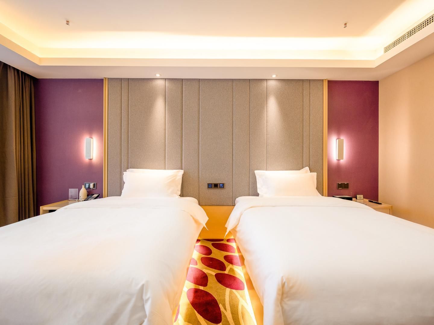 WH - Deluxe Room Twin