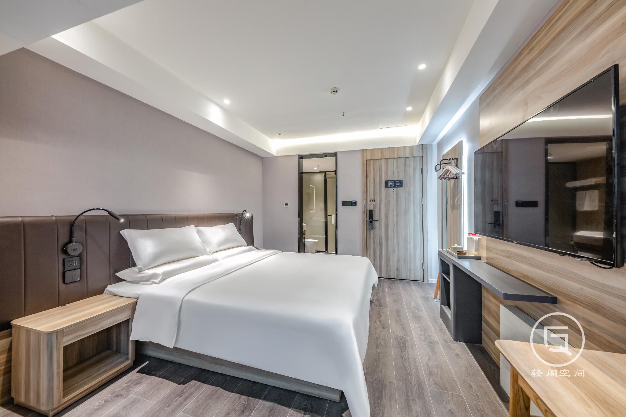 Huazhu - Room With Bed