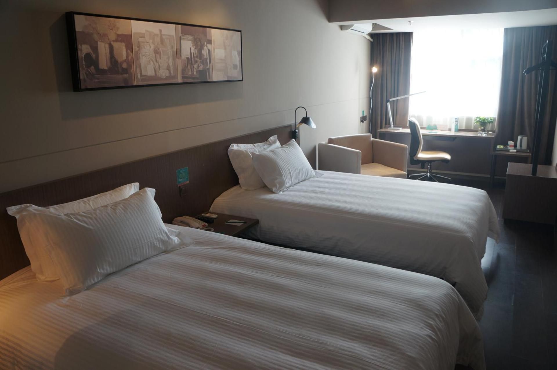Business Twin Room B