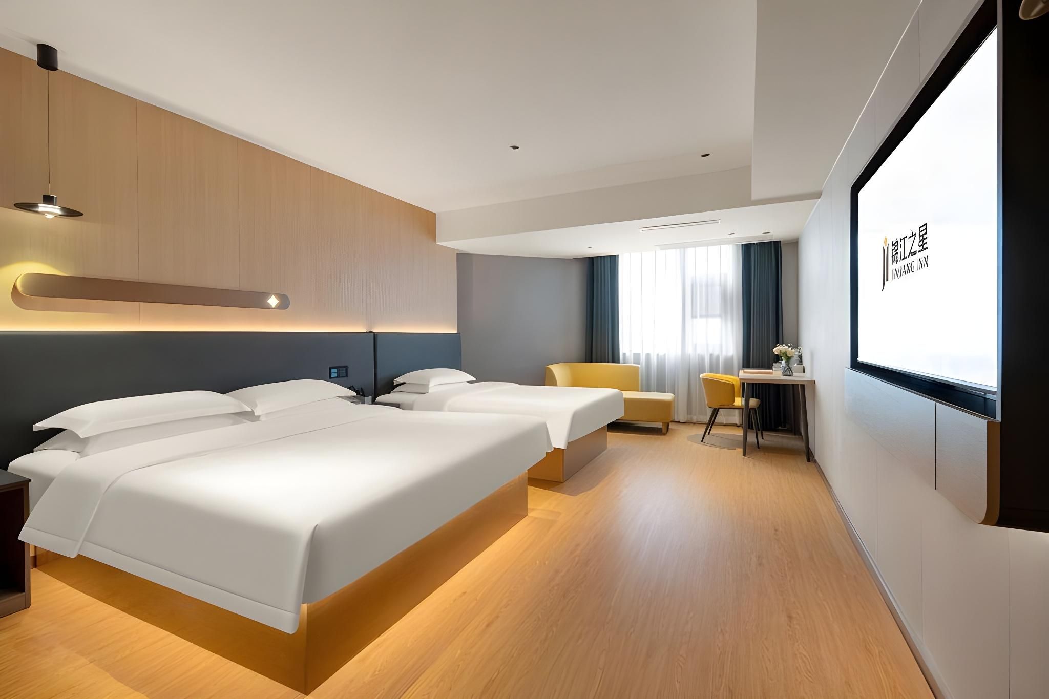 WH - Deluxe Bed Room