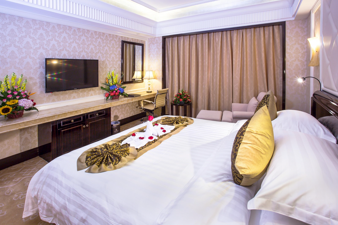 Superior Business Queen Room