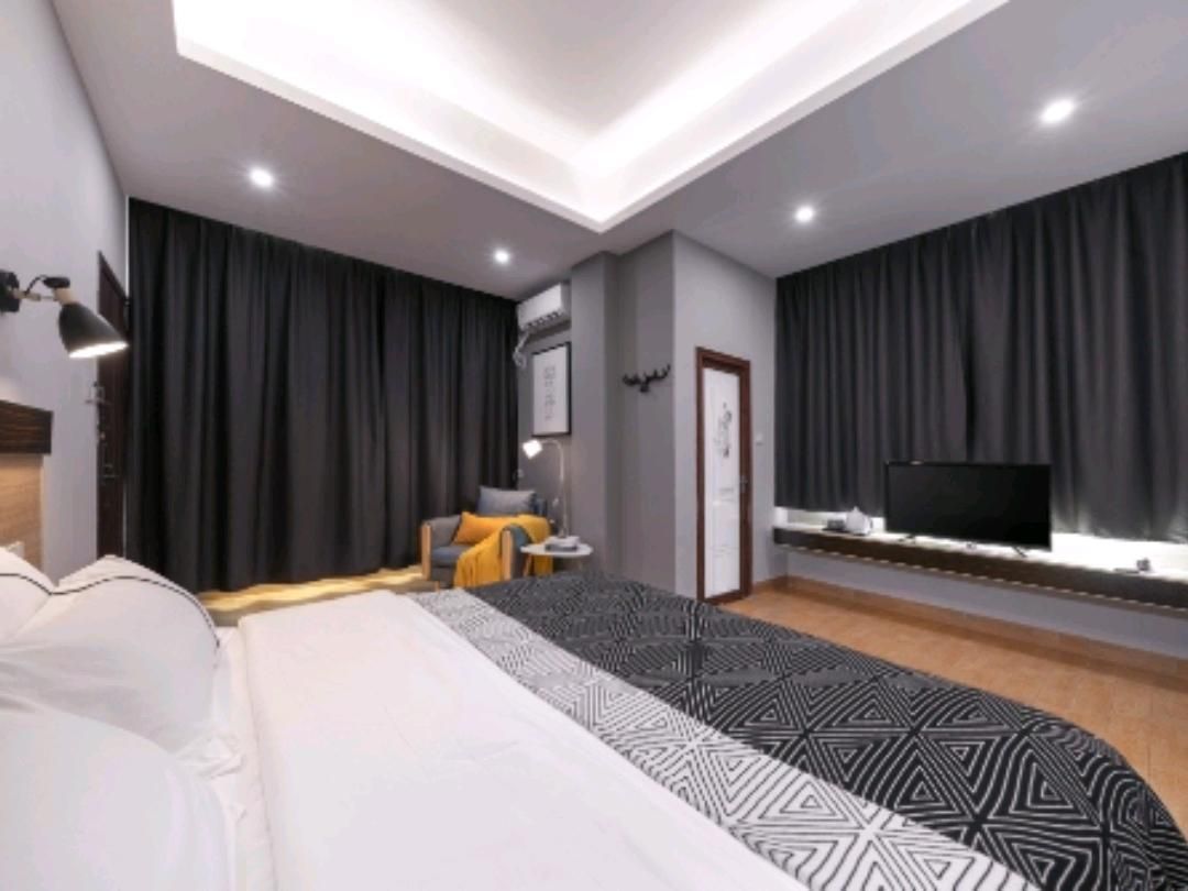 Boutique Room