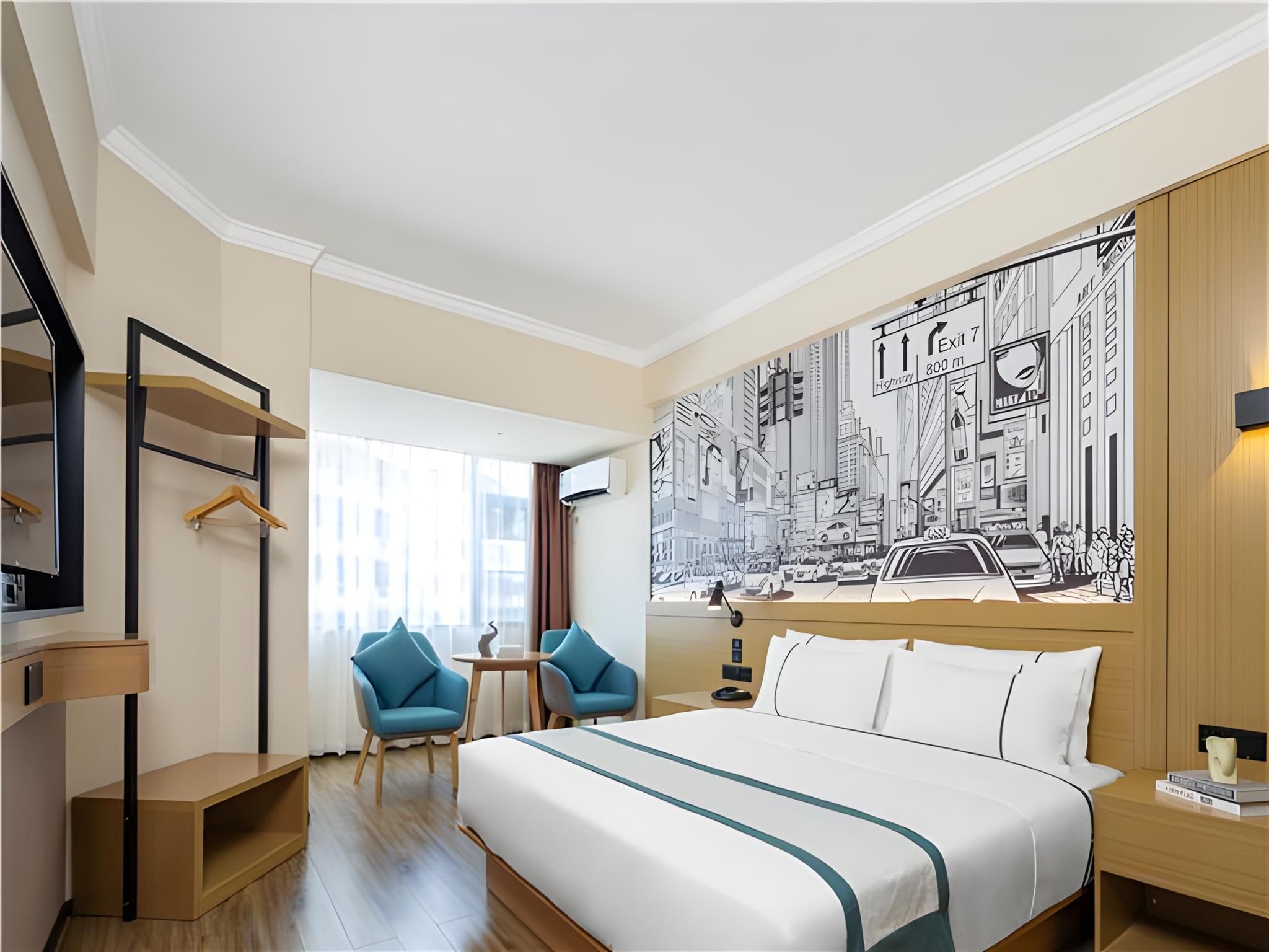 Business Queen Room