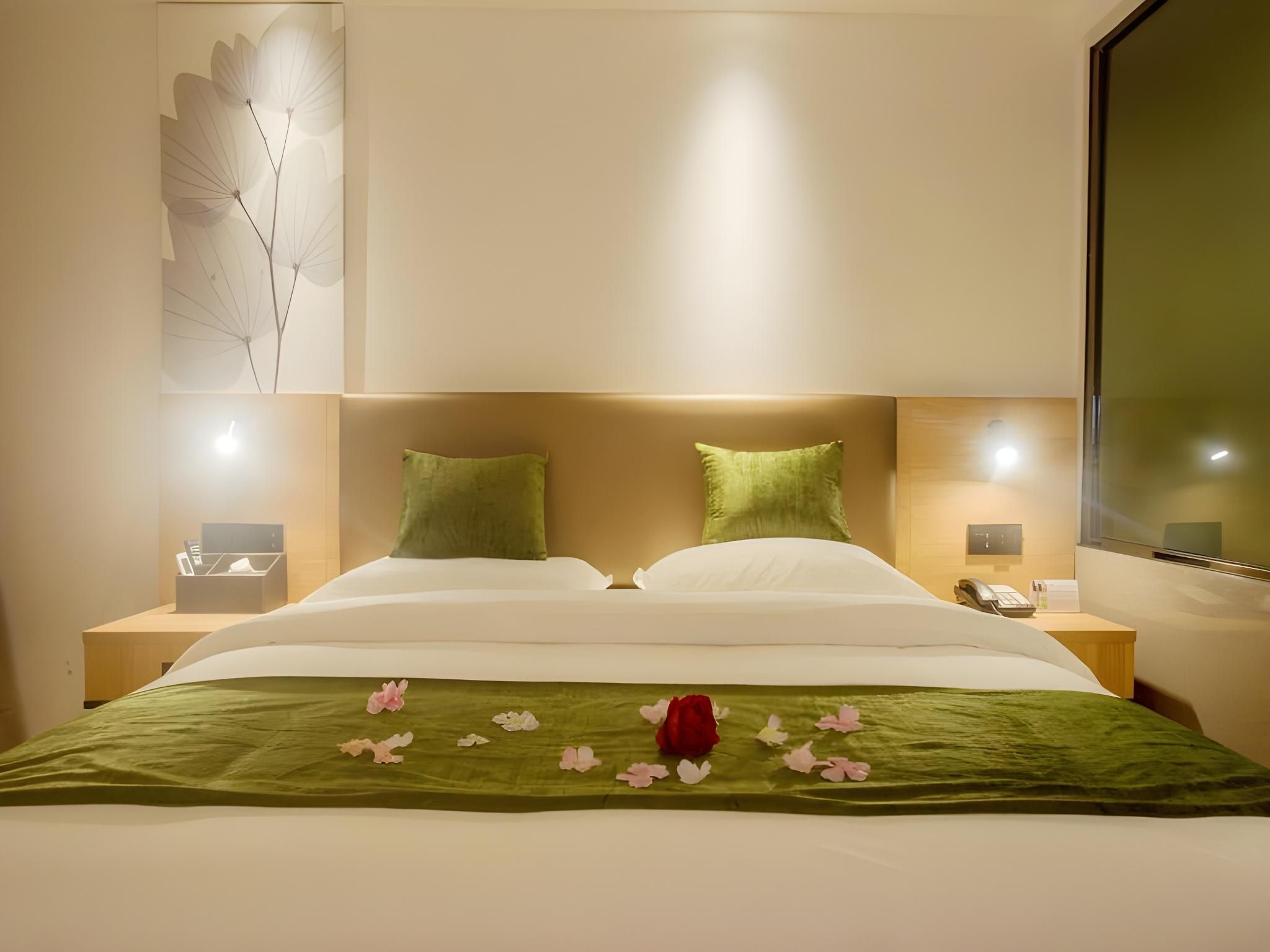 Hotel Queen Room