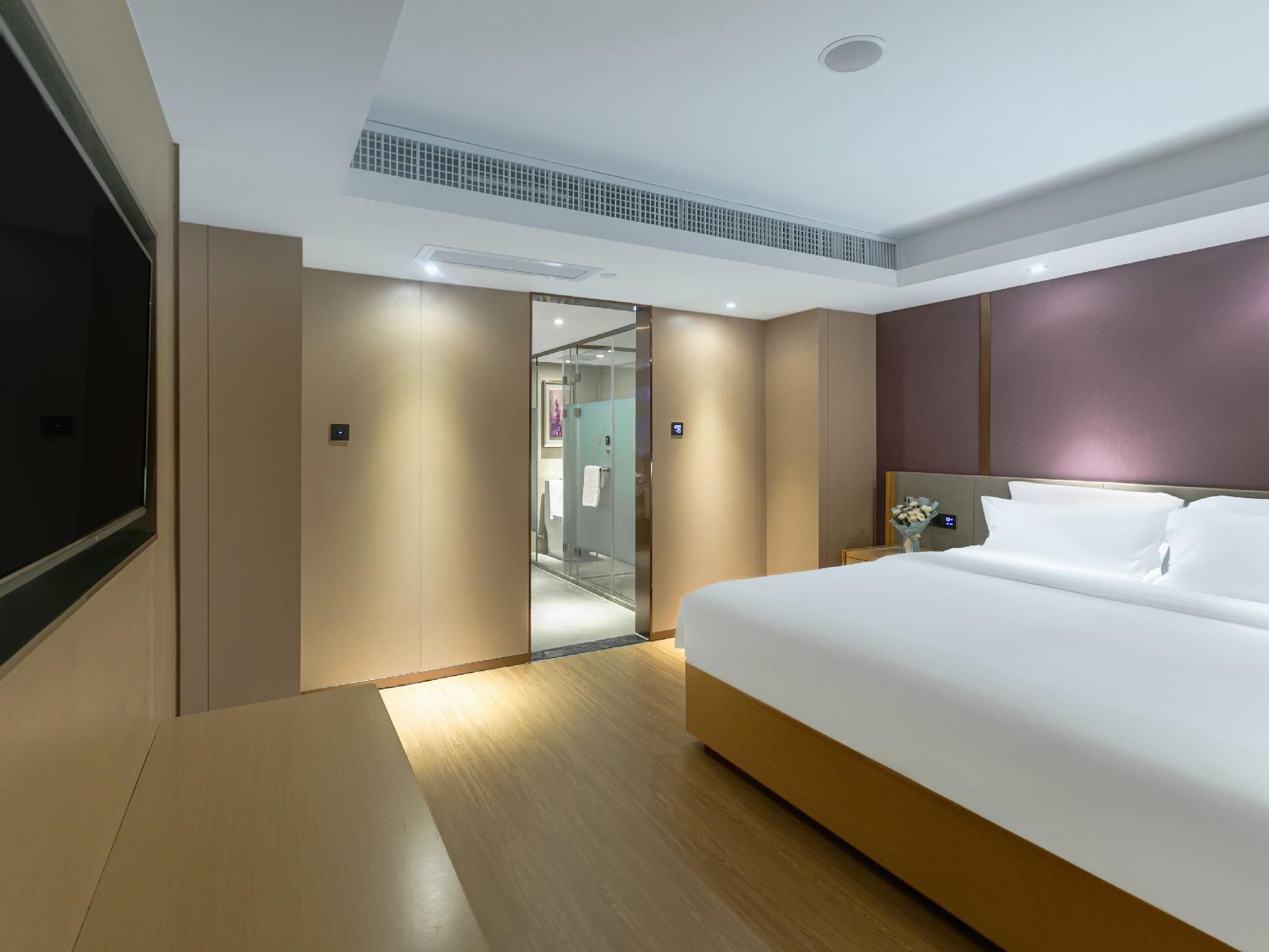 Standard Queen Room