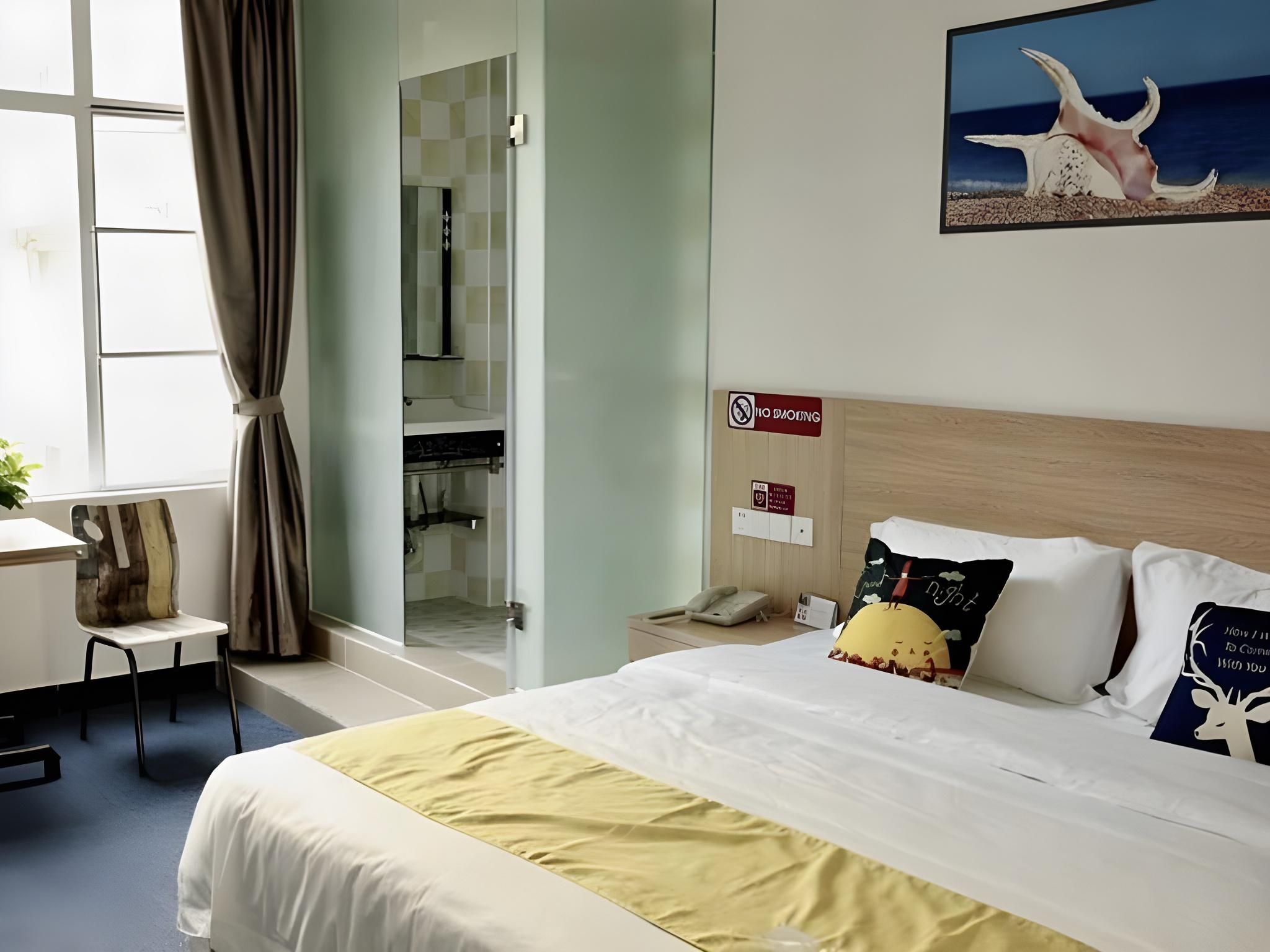 Business Queen Room