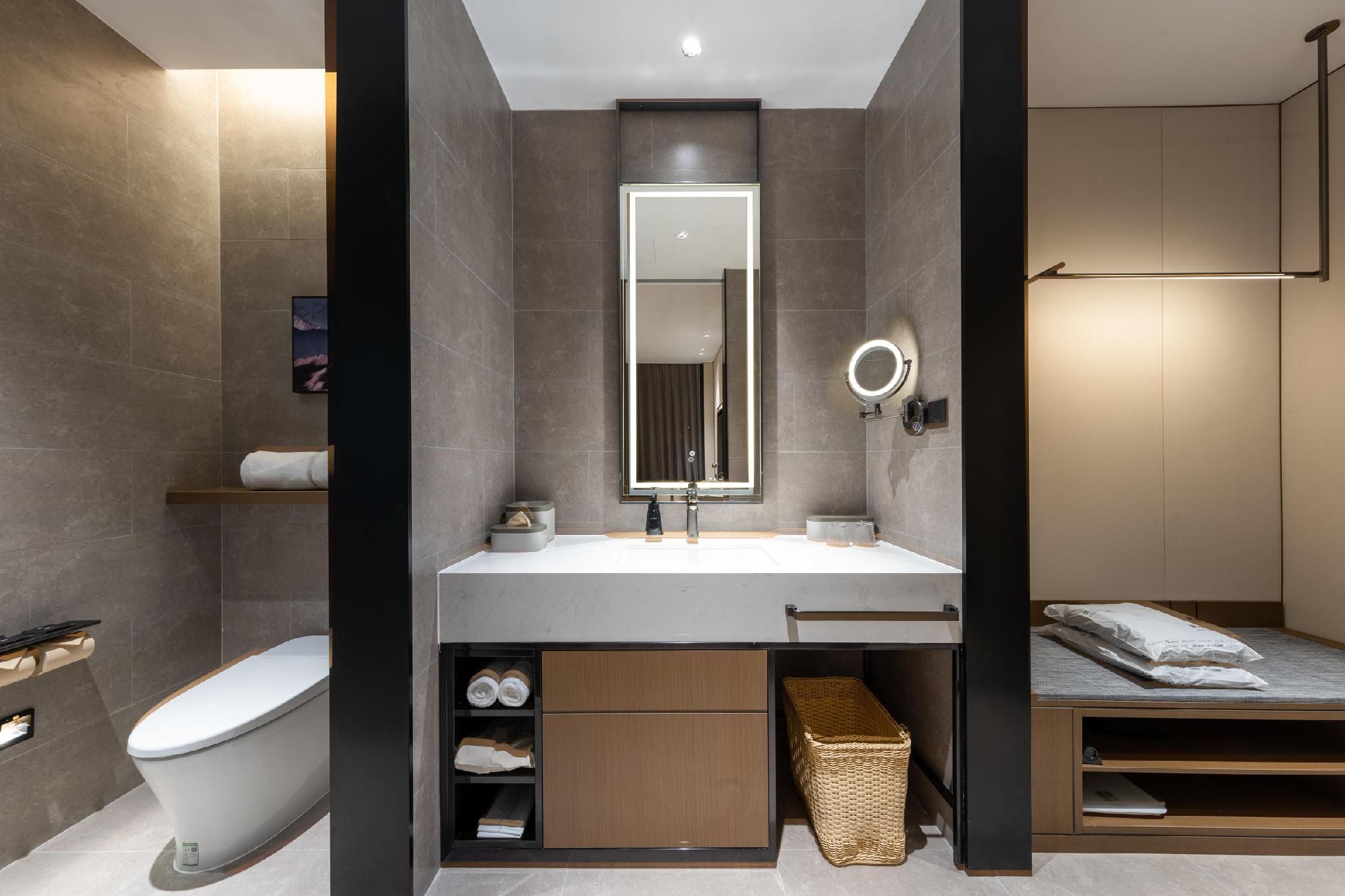 Atour - Premium Suite with City View