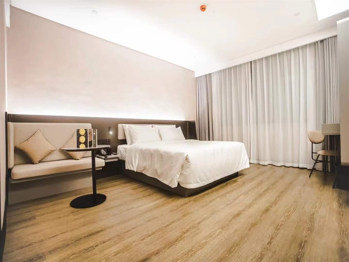 Huazhu - Superior BedRoom