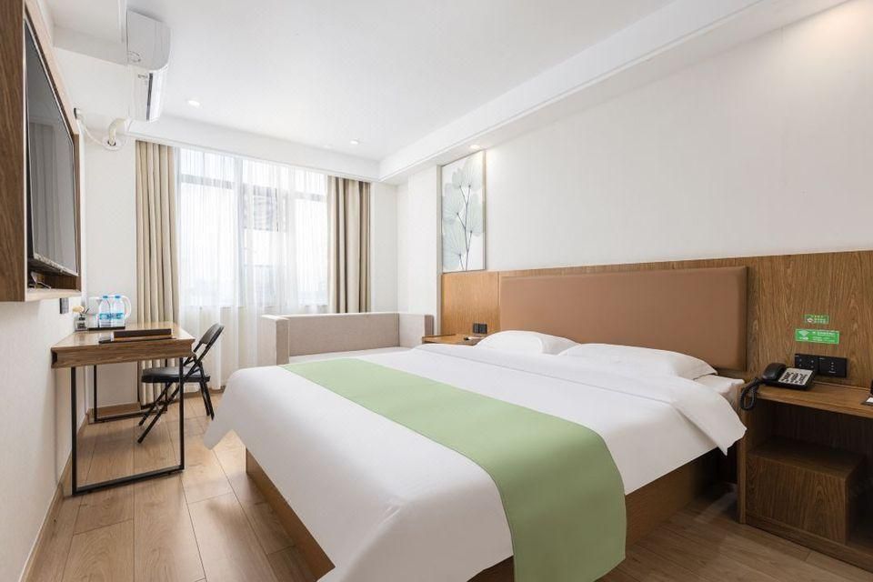 Feature Queen Room