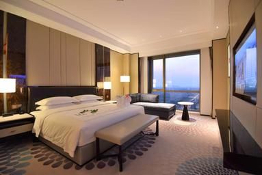 Golden Premier Suite