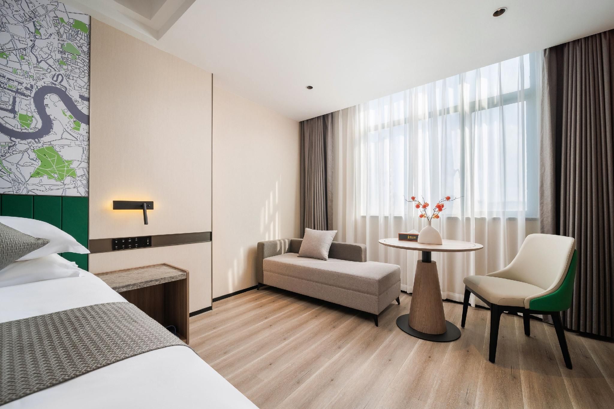 WH - Deluxe Bed Room