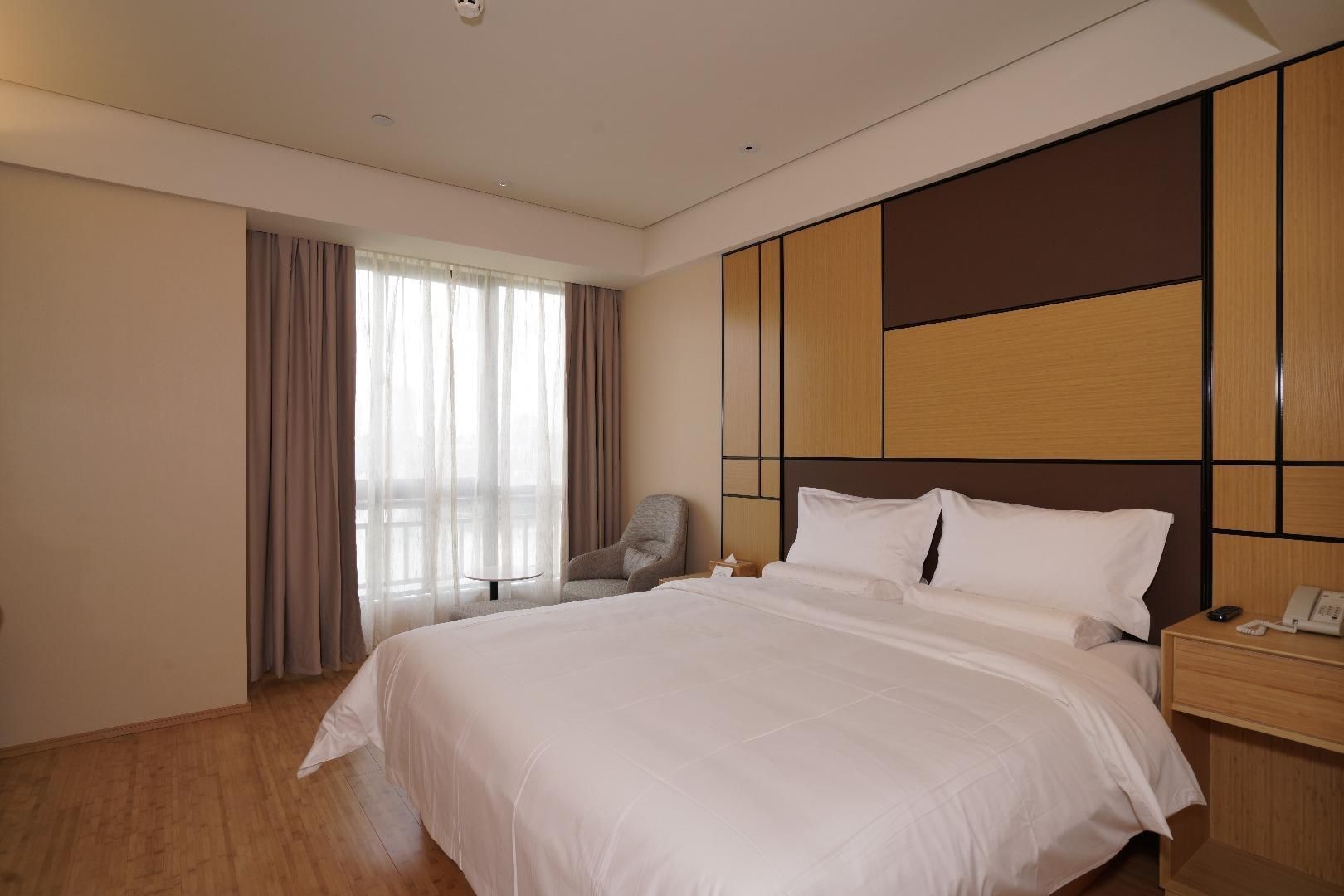 Huazhu - Room With View