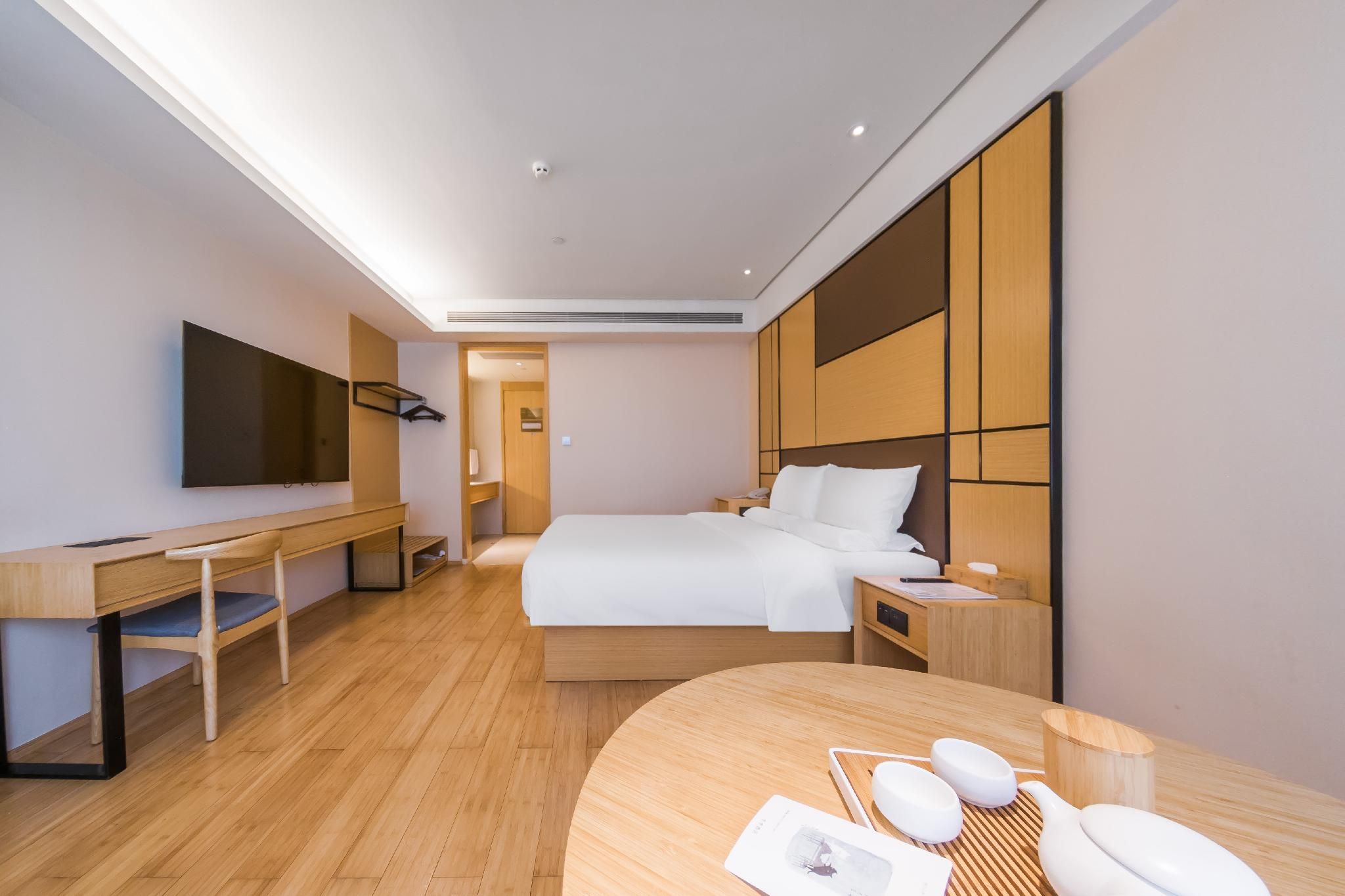 Business Queen Bed Room