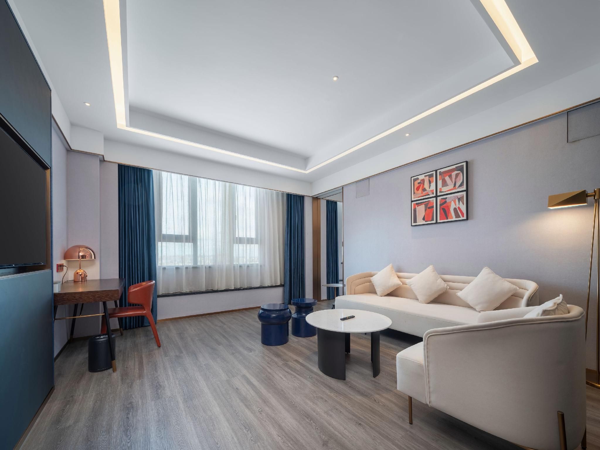 Jimu Suite with Bath