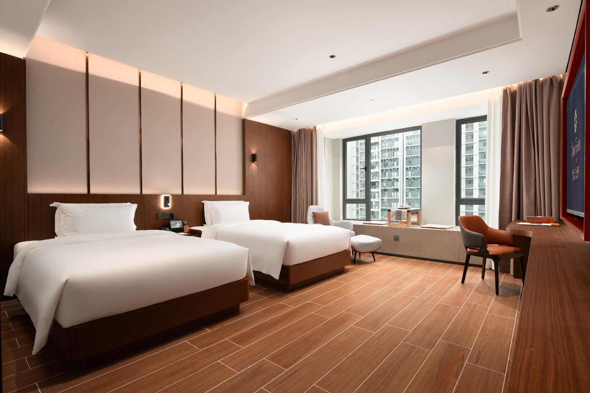 2 Queen Beds - Deluxe, Non-Smoking