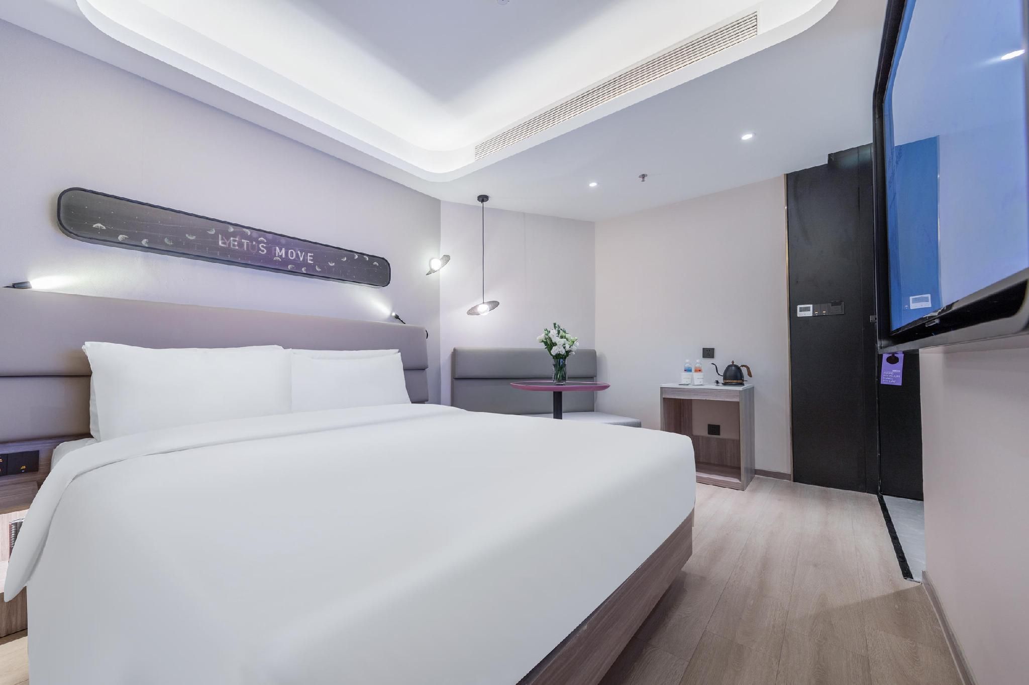 Atour Light Hotel Shenzhen Nanshan Nanyou West Metro Station Comfort Queen Room