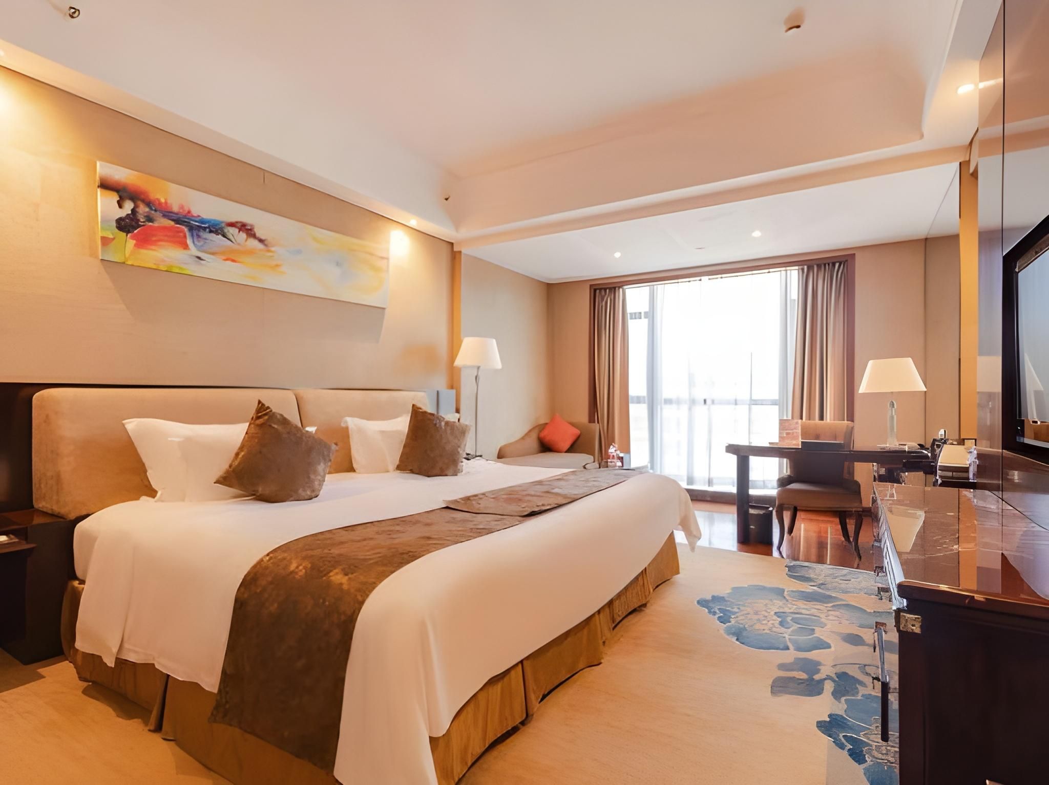 Deluxe Queen Room
