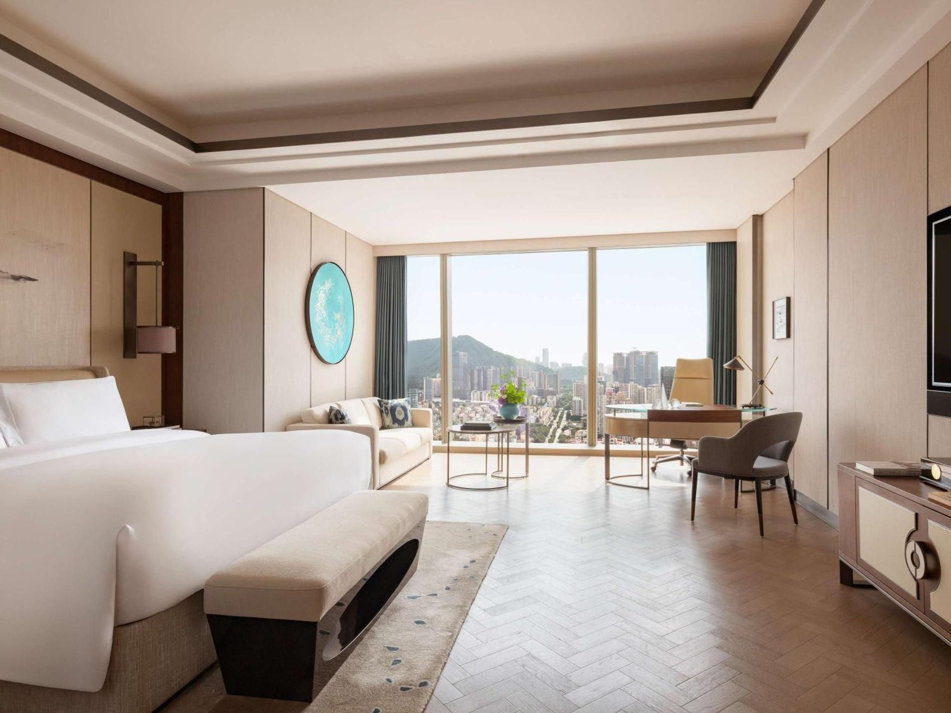 Raffles Shenzhen Deluxe King Bed City View 3