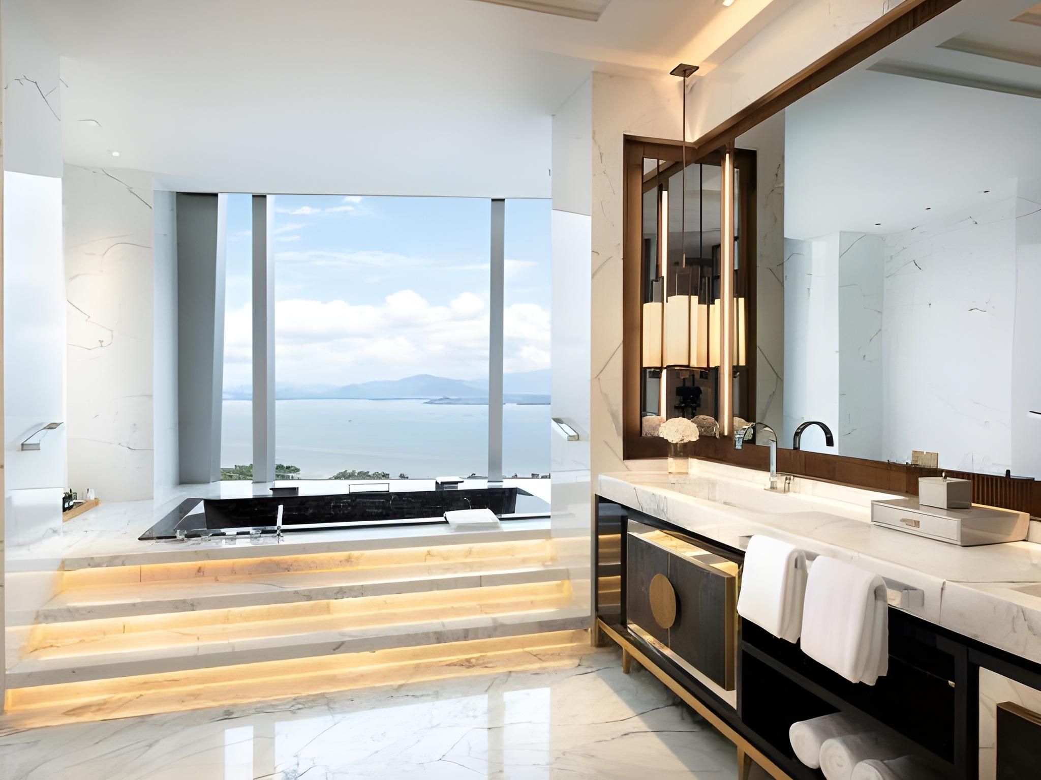 Bay-Shore Presidential  Suite