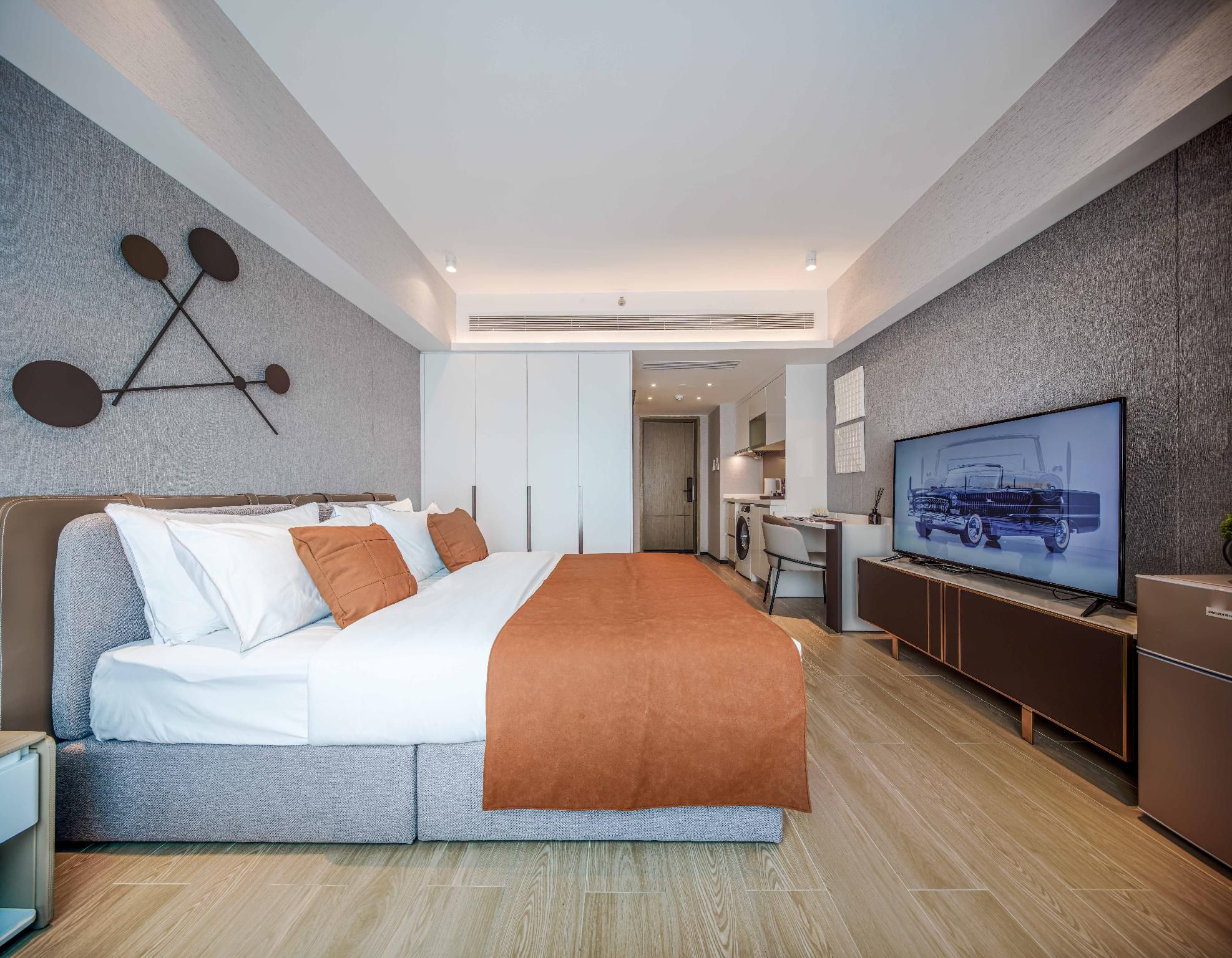 Deluxe King.