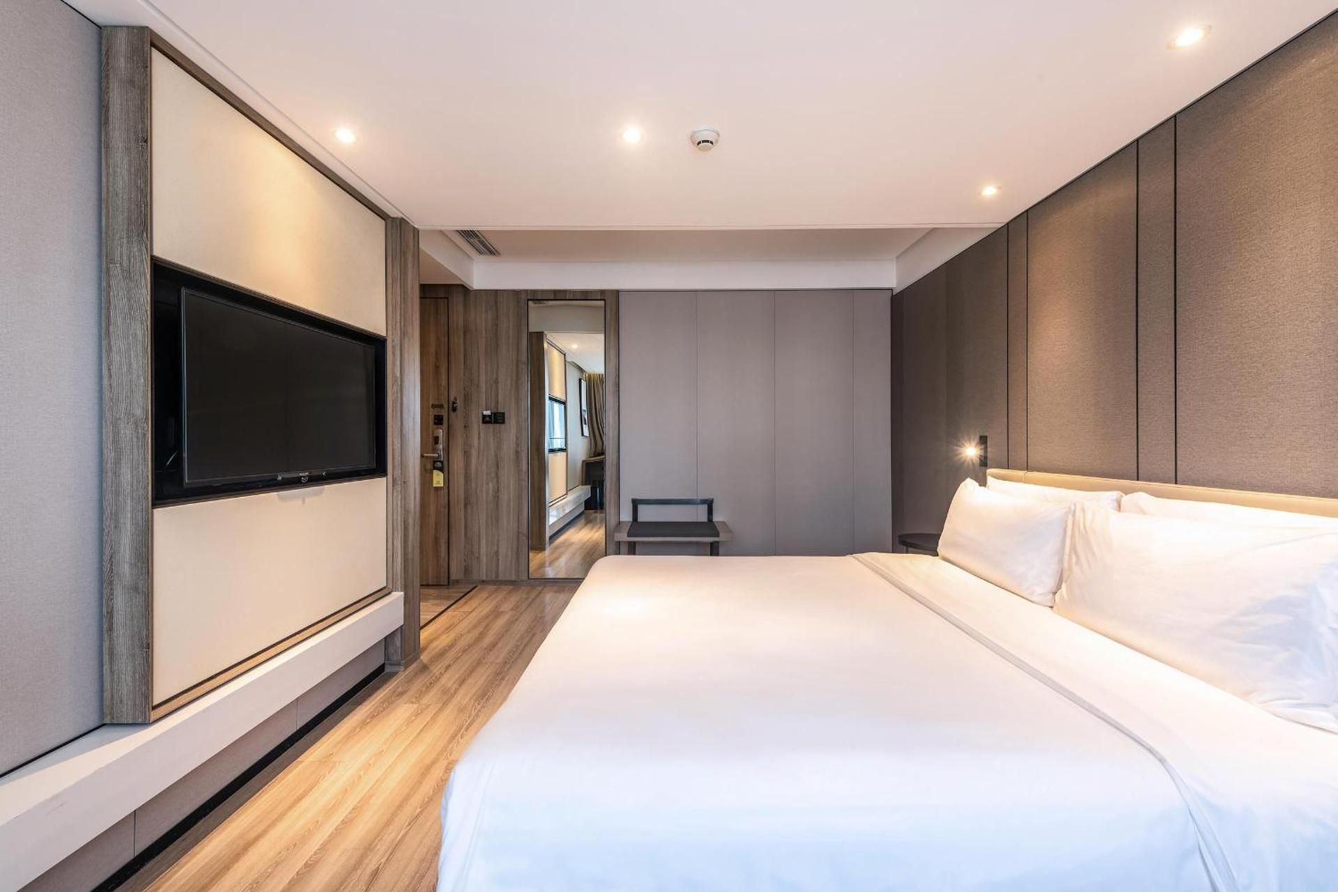 Elegant Double Room without Window