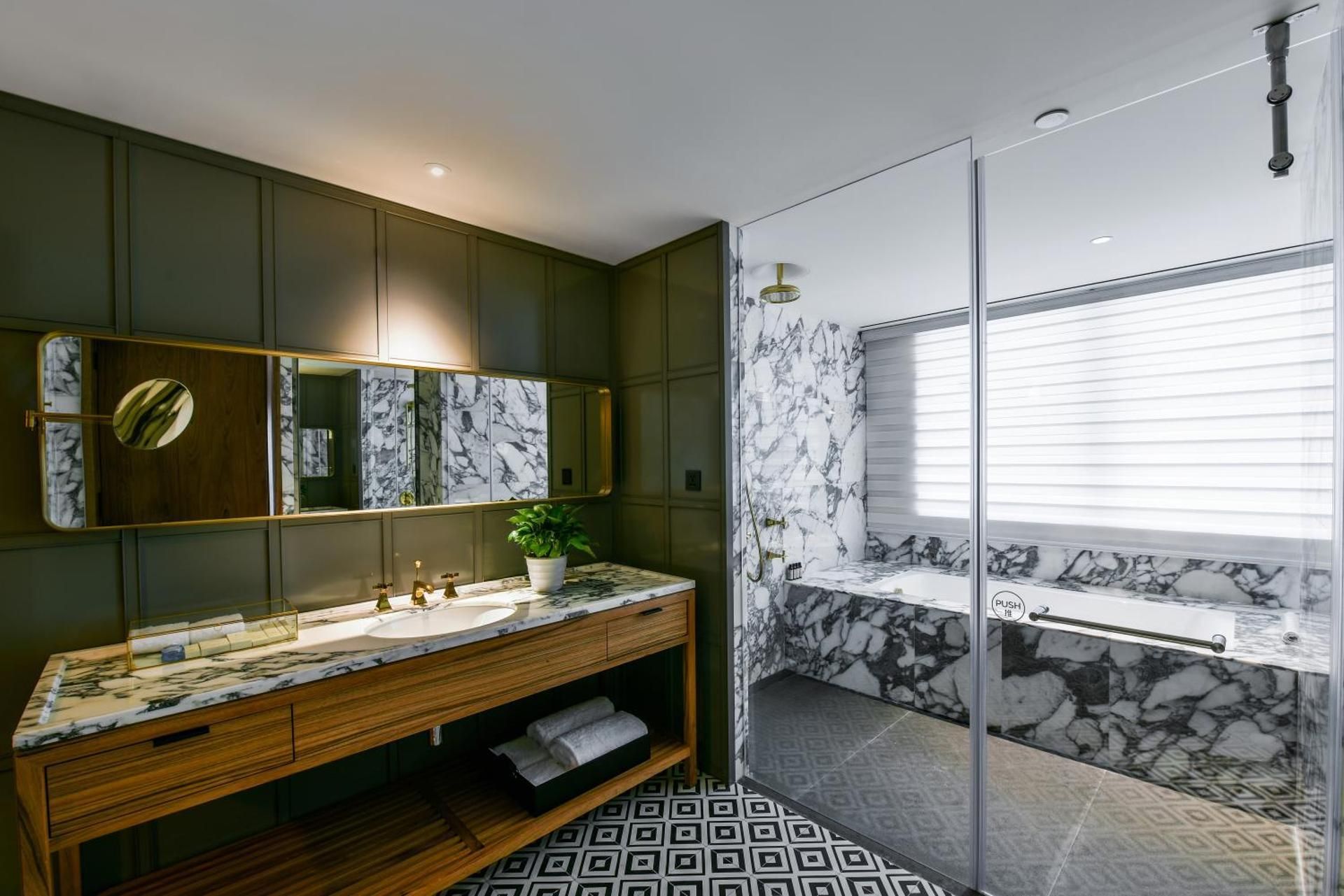Bay View Three-Bedroom Apartment