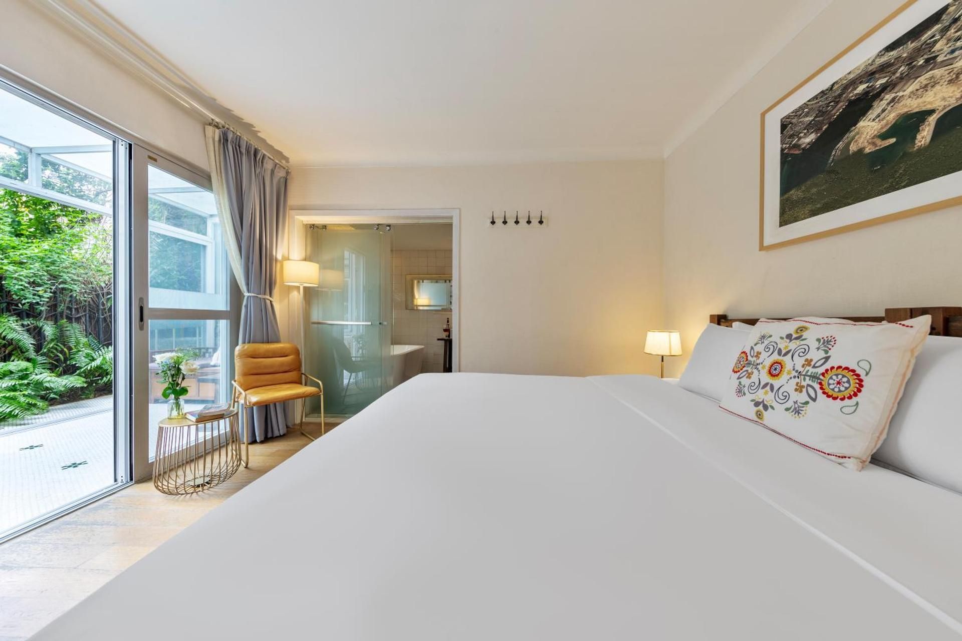 Courtyard Suite