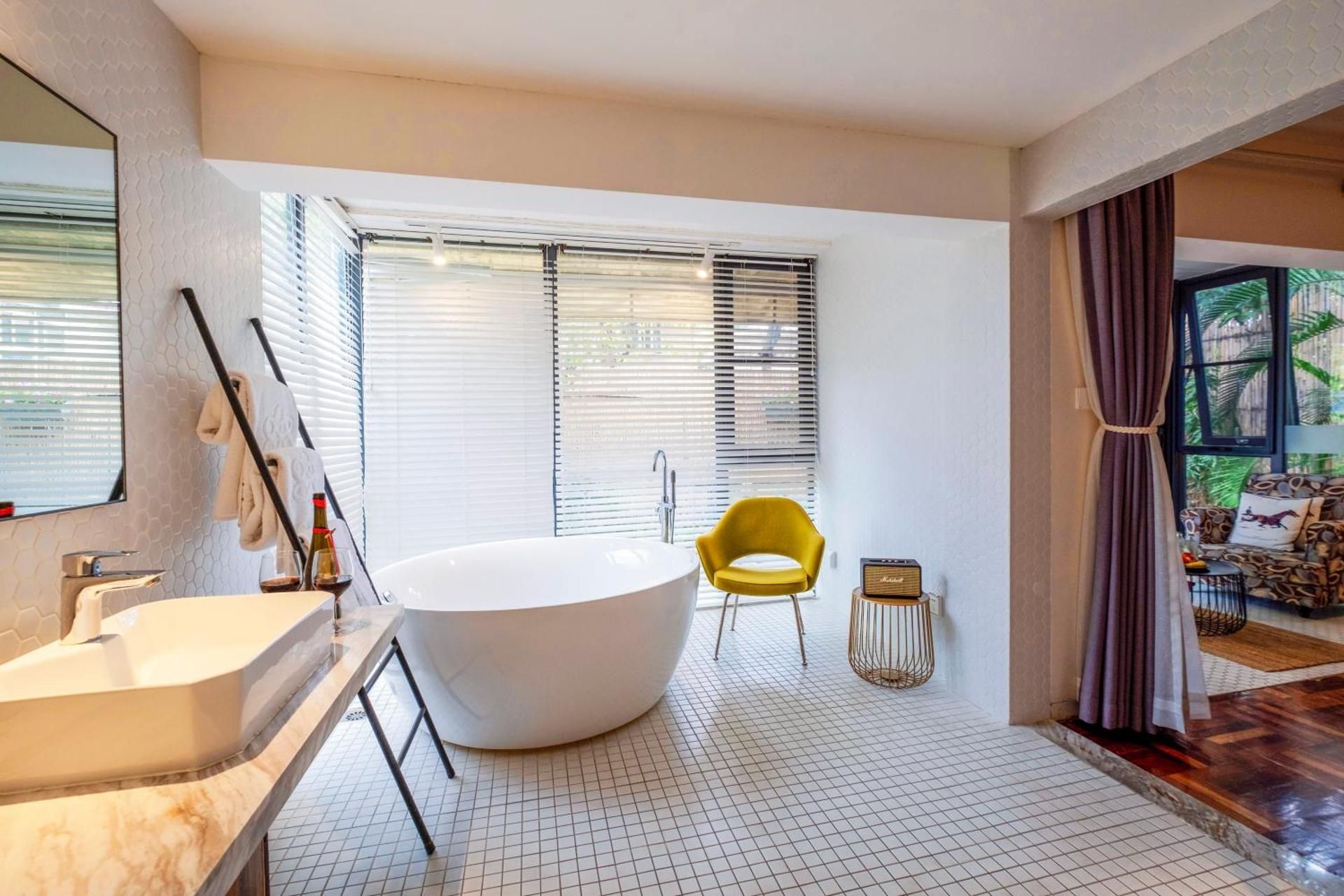 Suite with Garden View