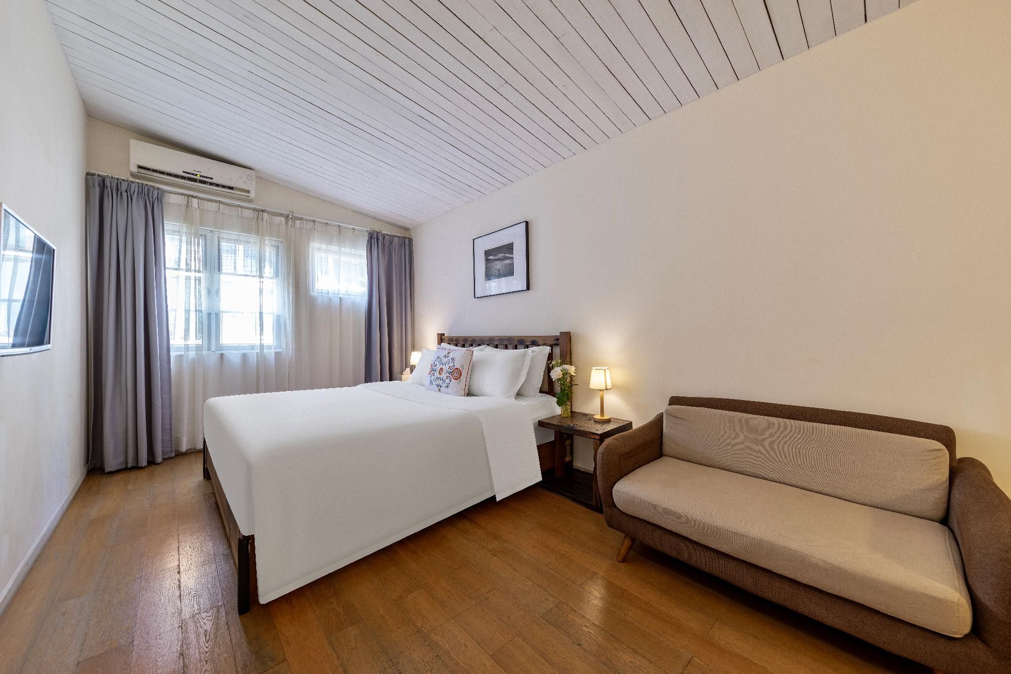 Comfort King Room