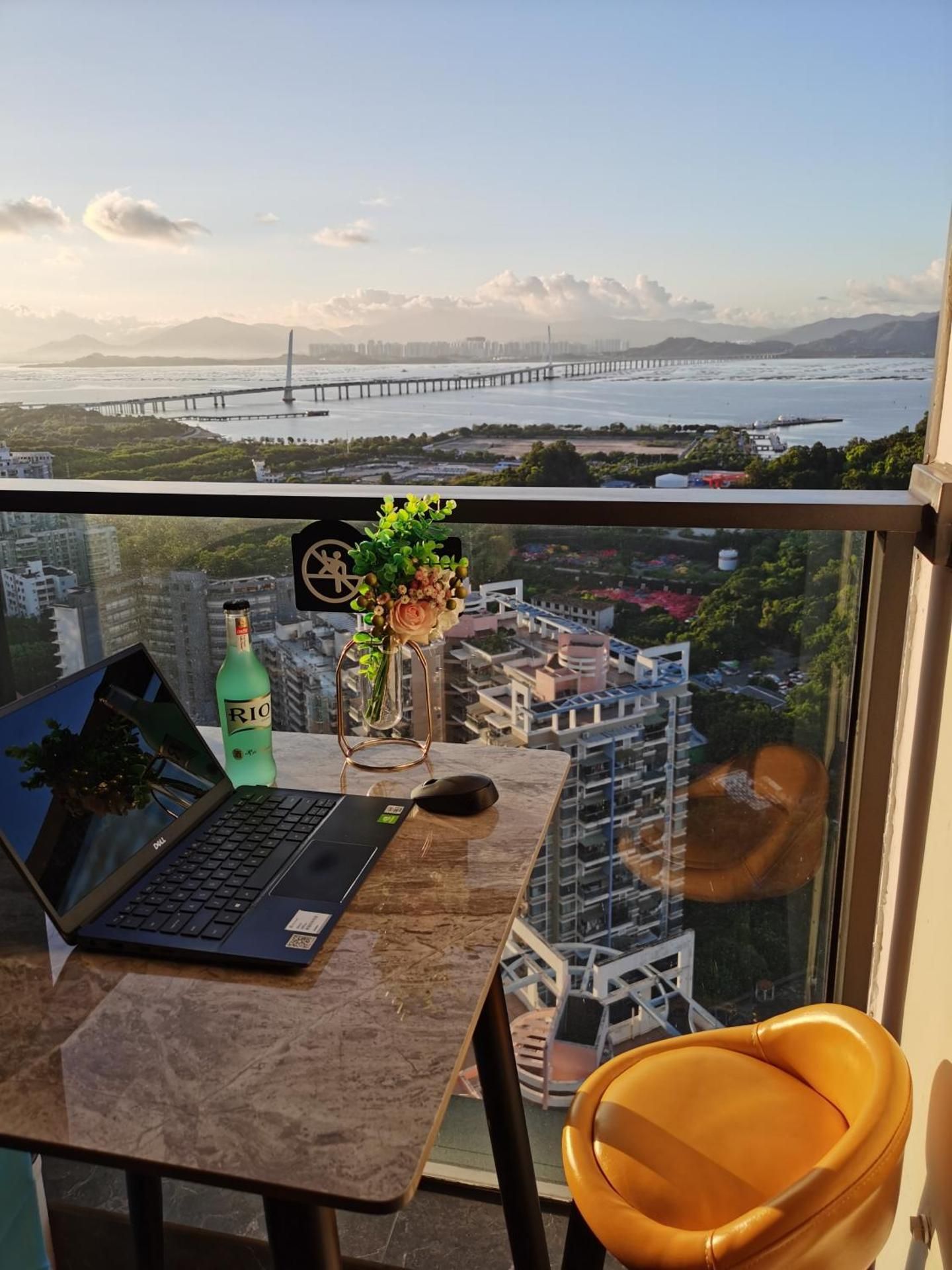 Studio Apartment with Sea View