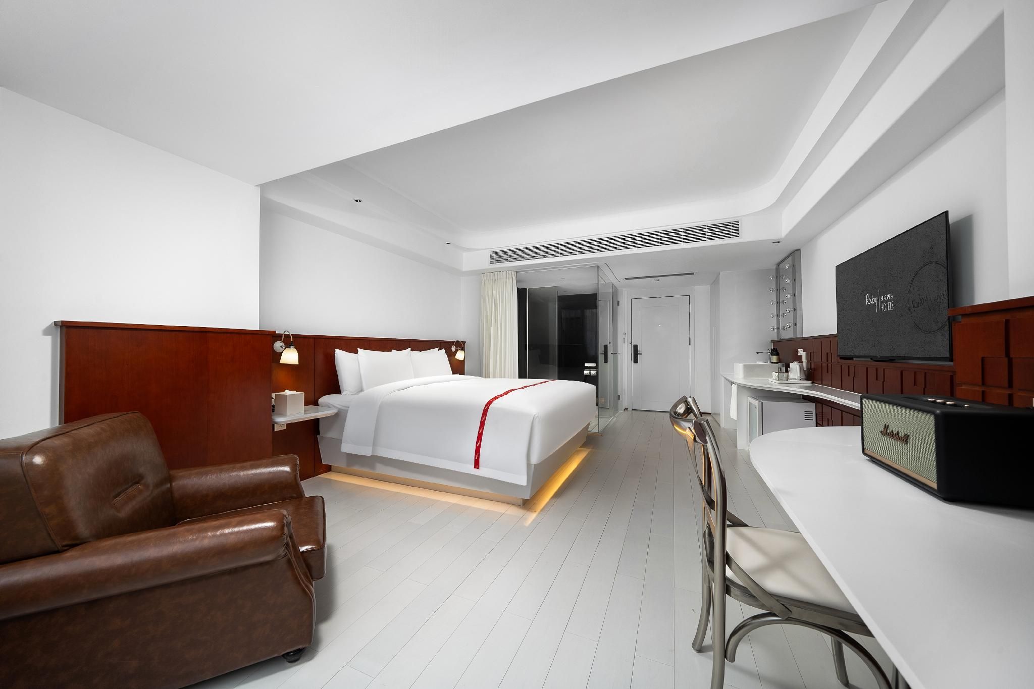 GTR - Guest Room with One 1.8M Bed