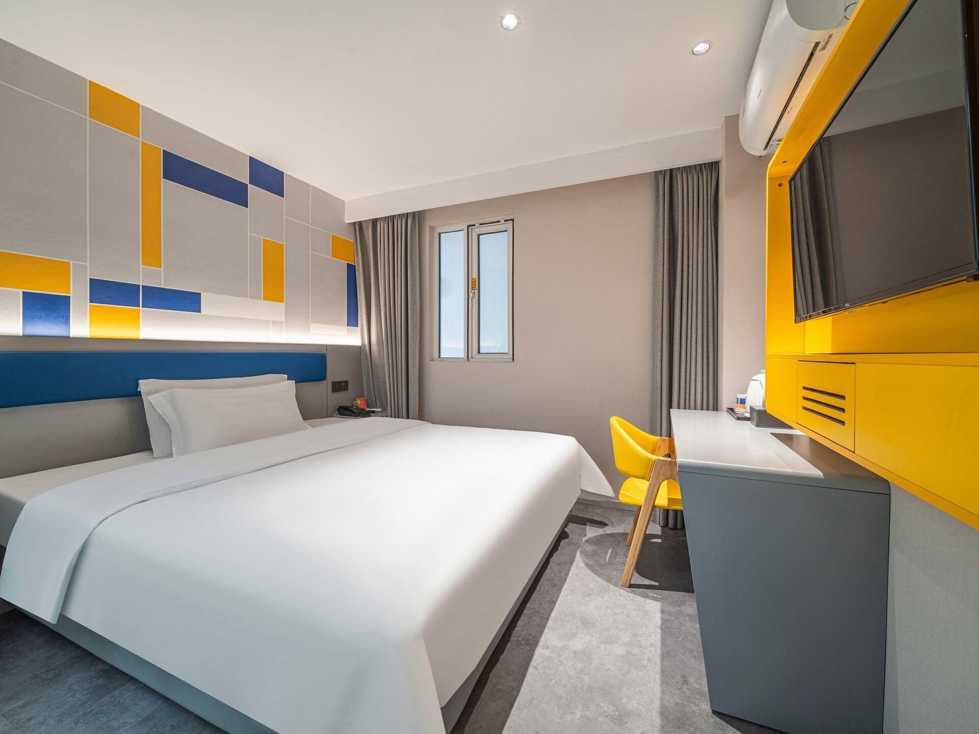 Economy Room
