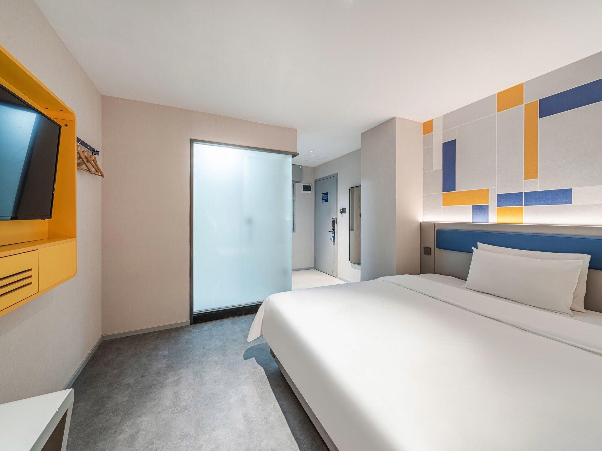 Economy Room