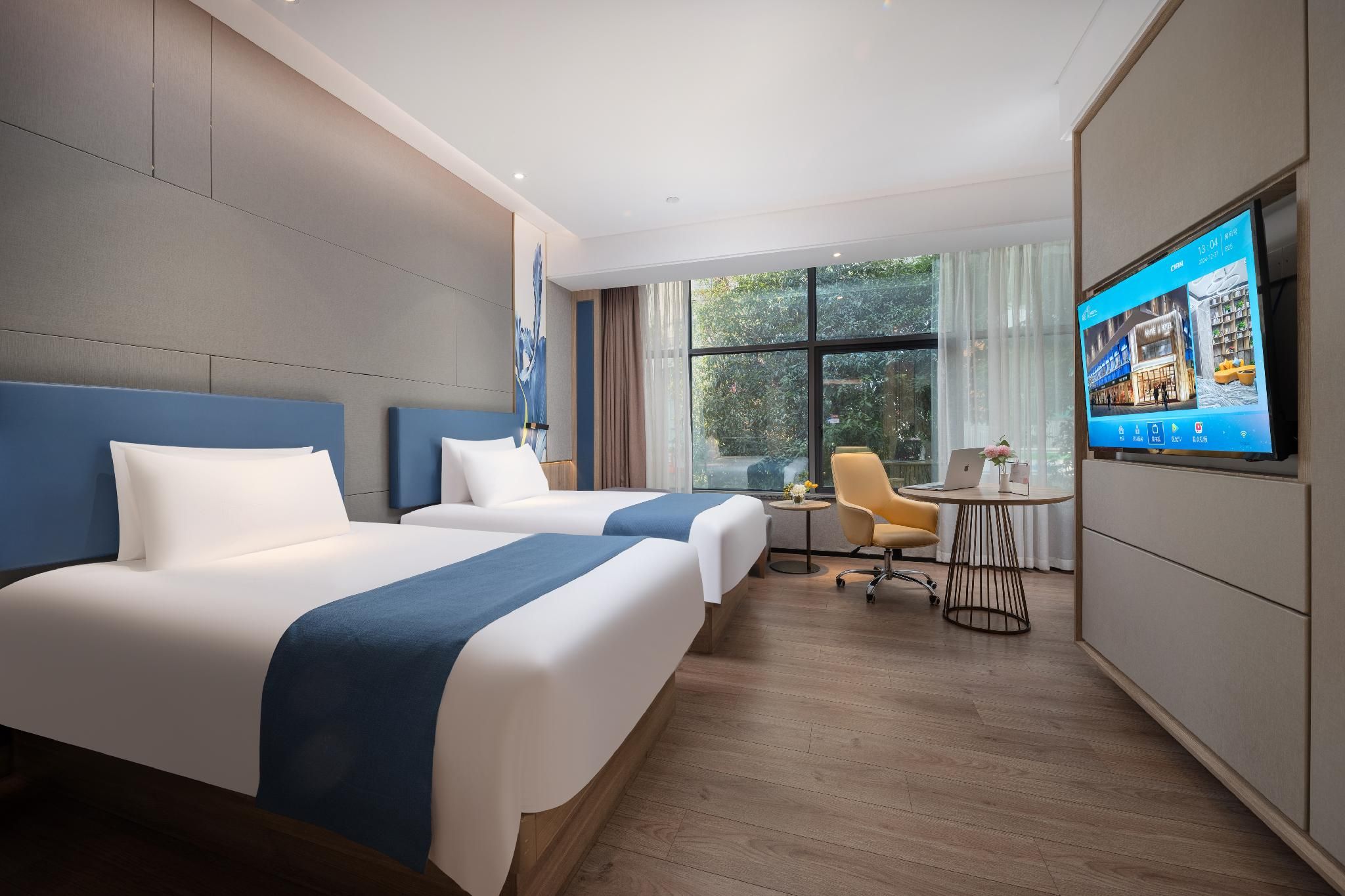 Twin Room with View
