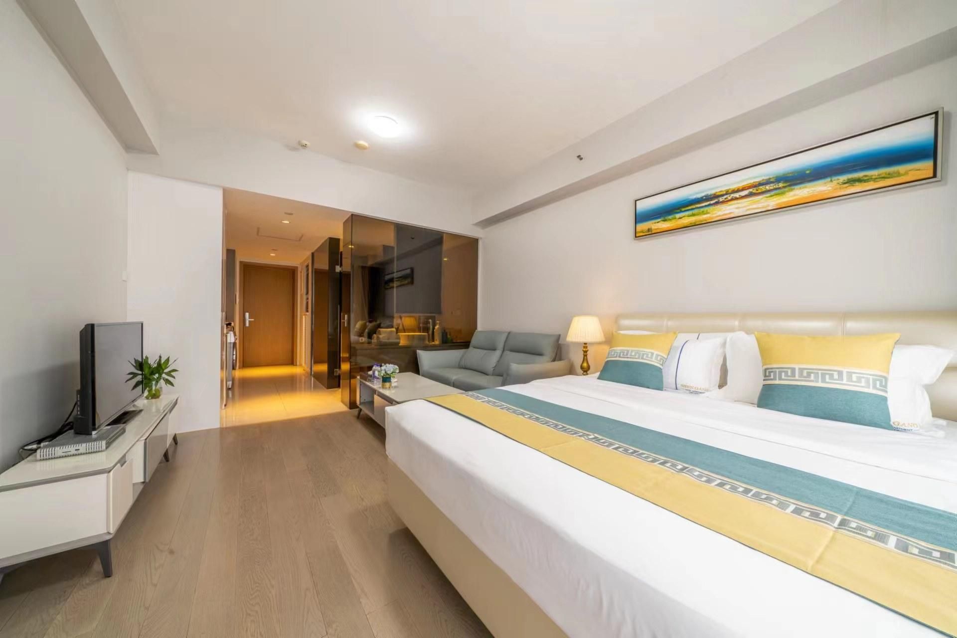 Boutique Queen Room