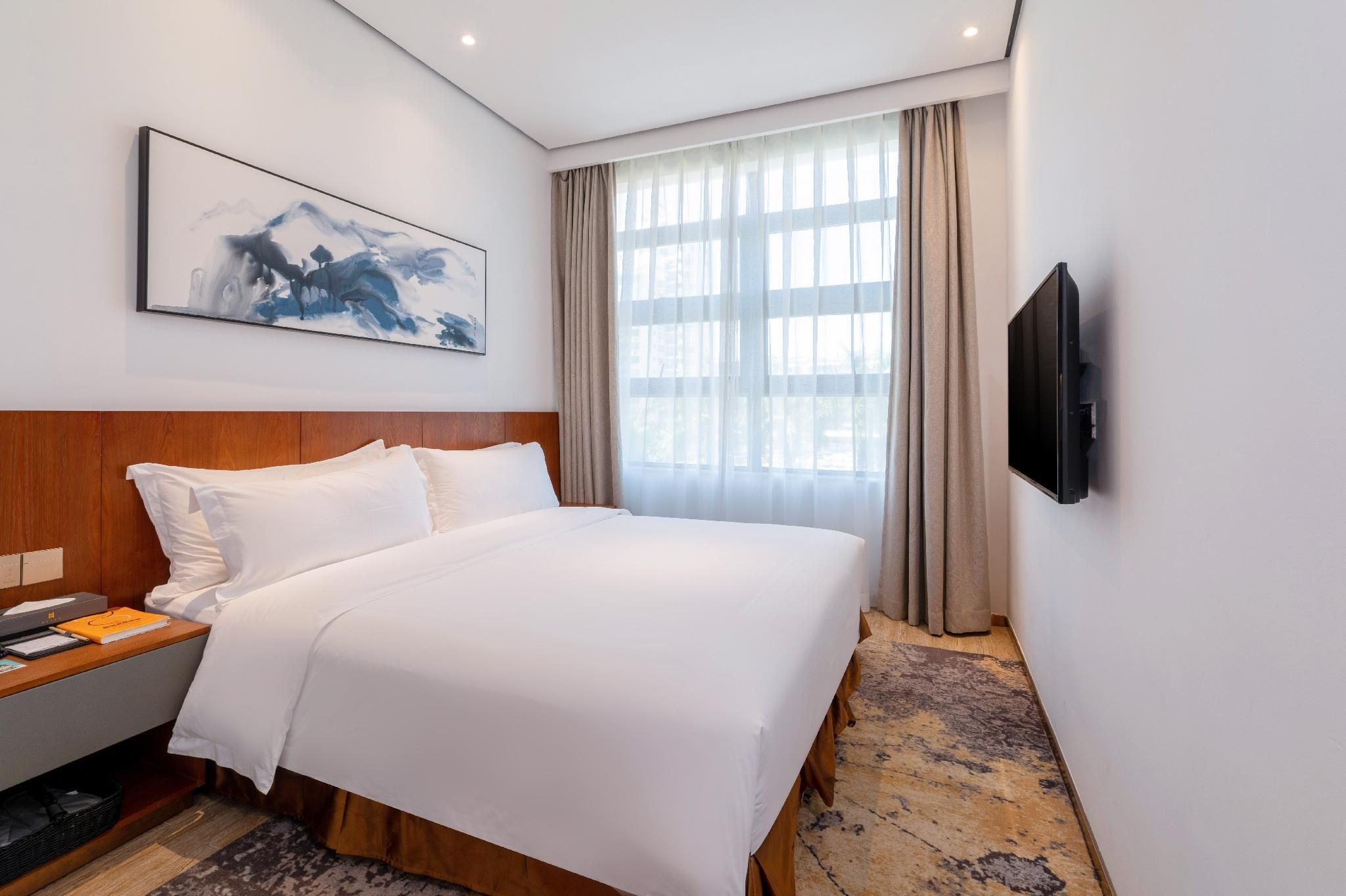 Business Queen Room