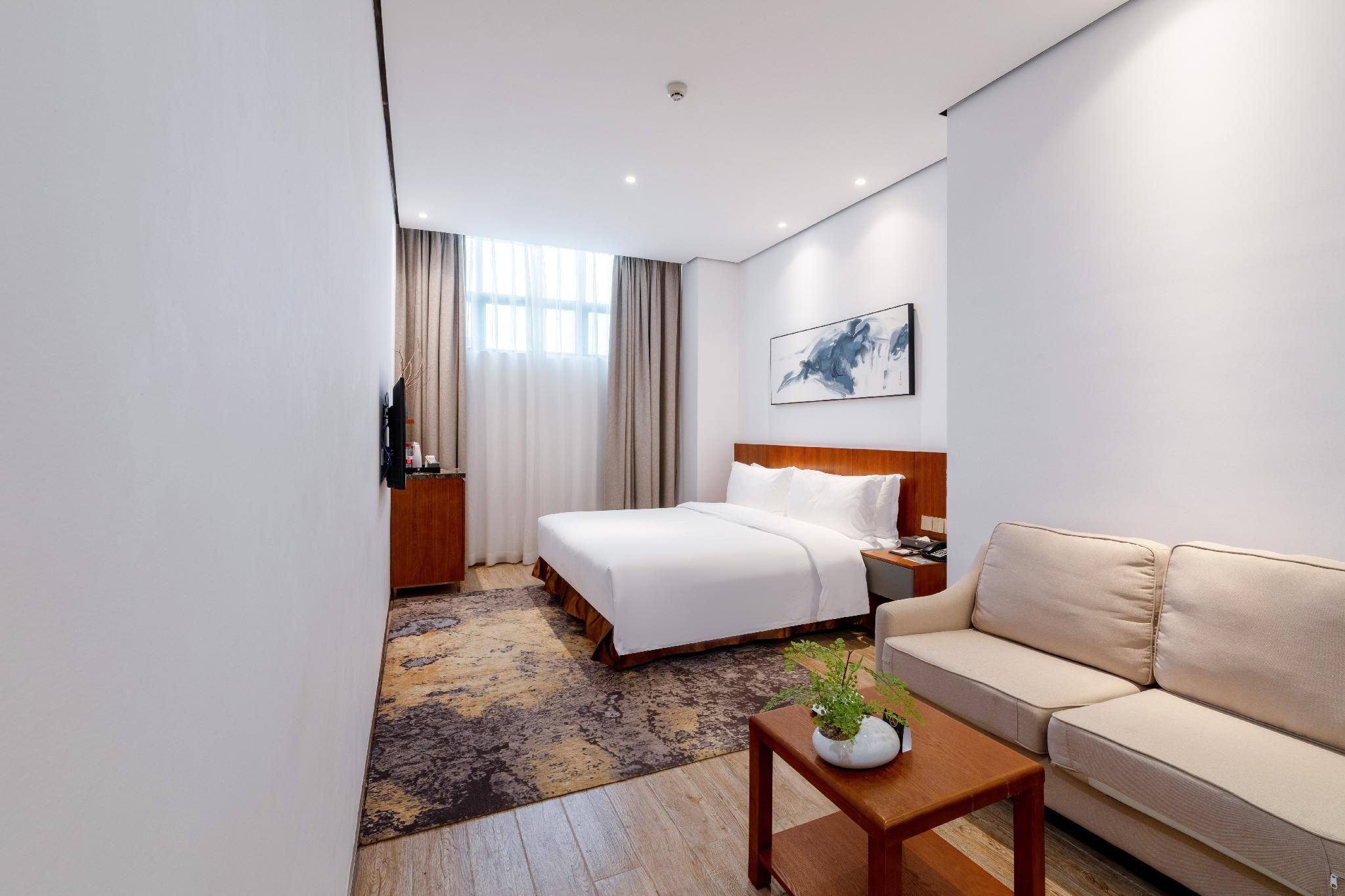 Business Queen Room