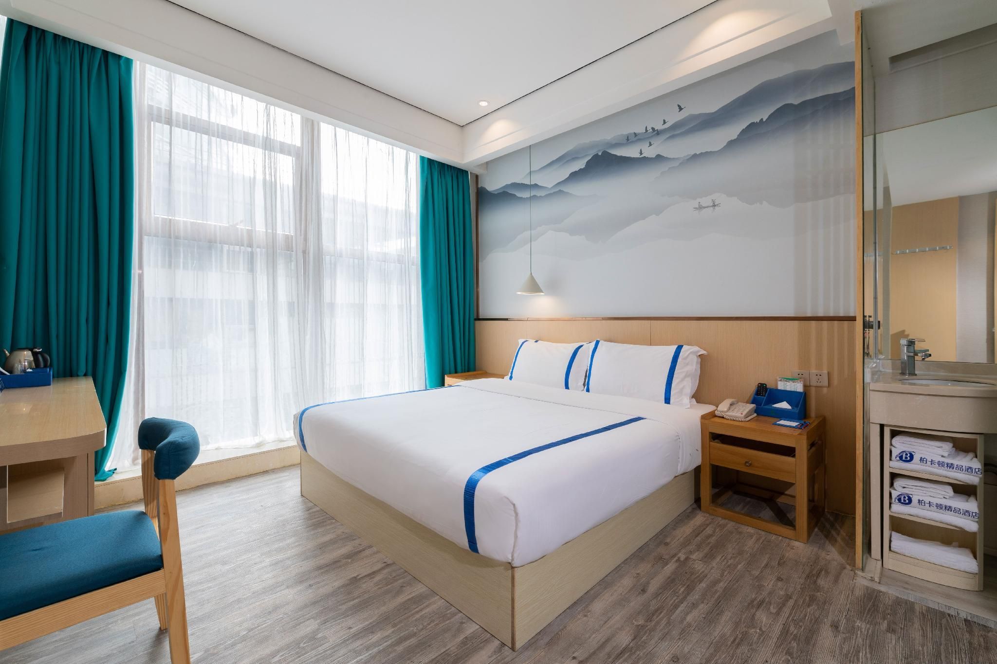 Deluxe King Room