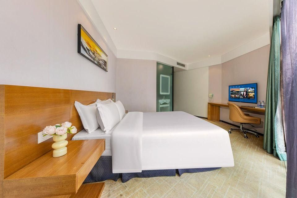 Business Queen Room