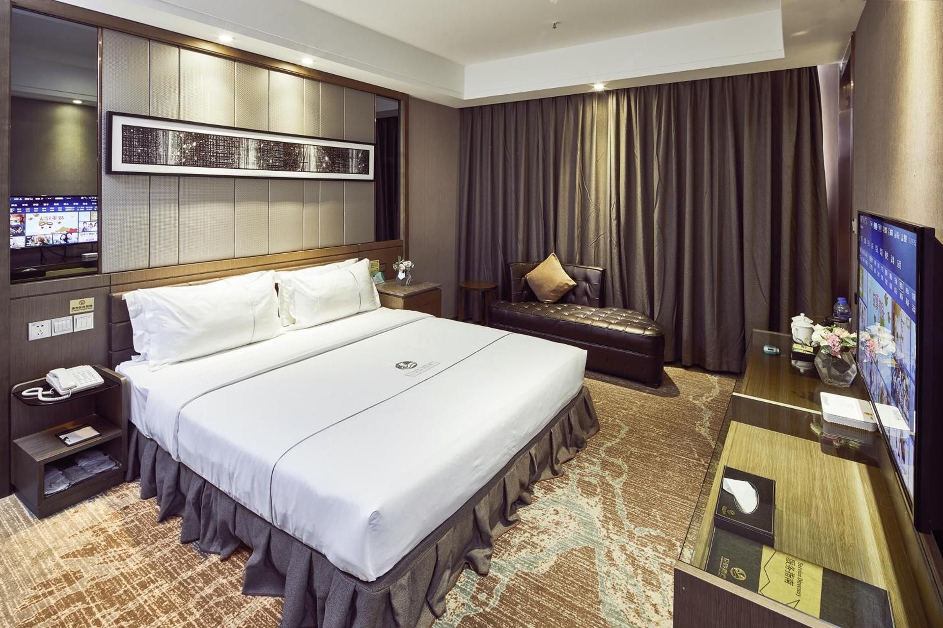Deluxe King Room