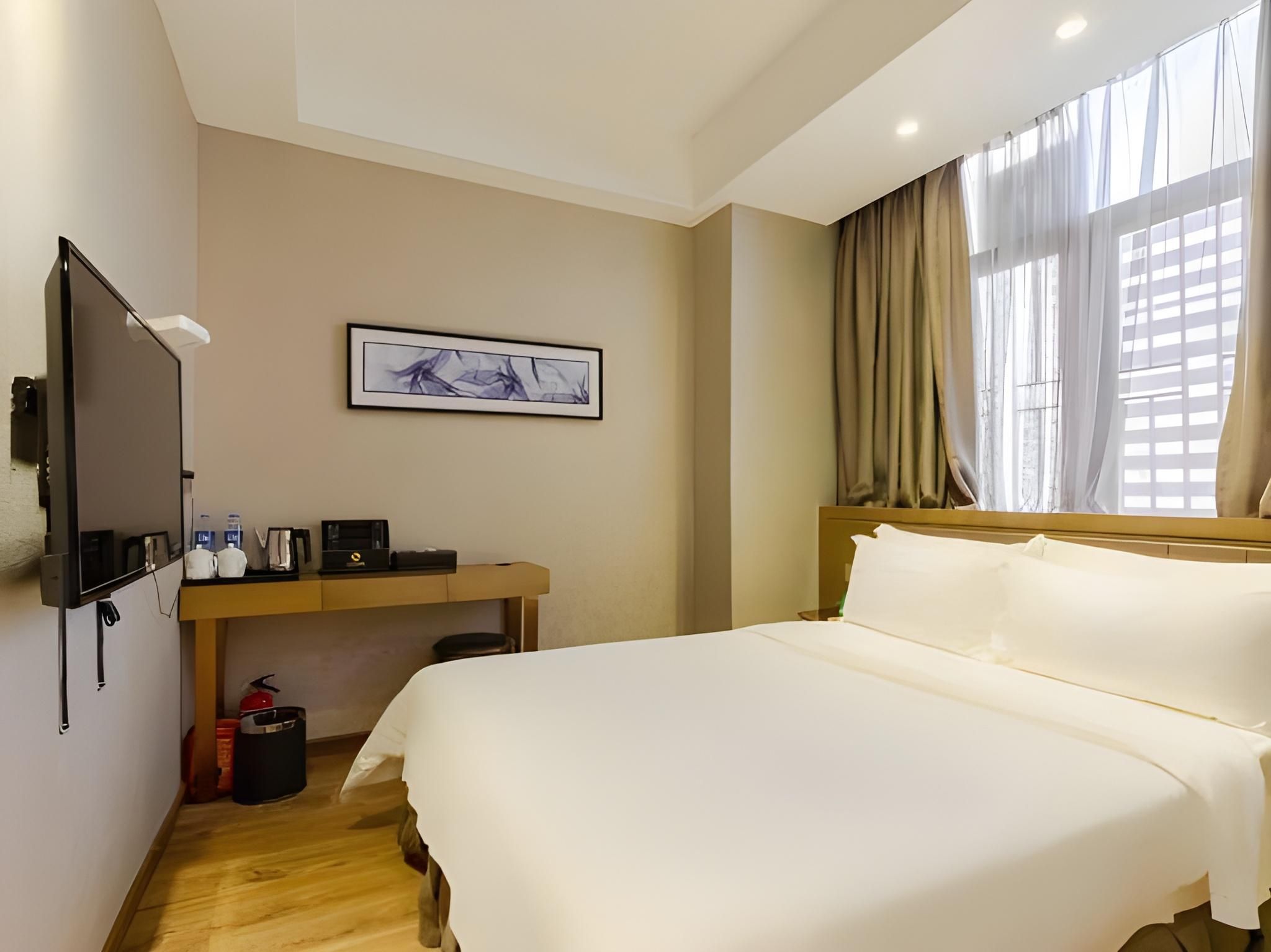 Comfort Queen Room