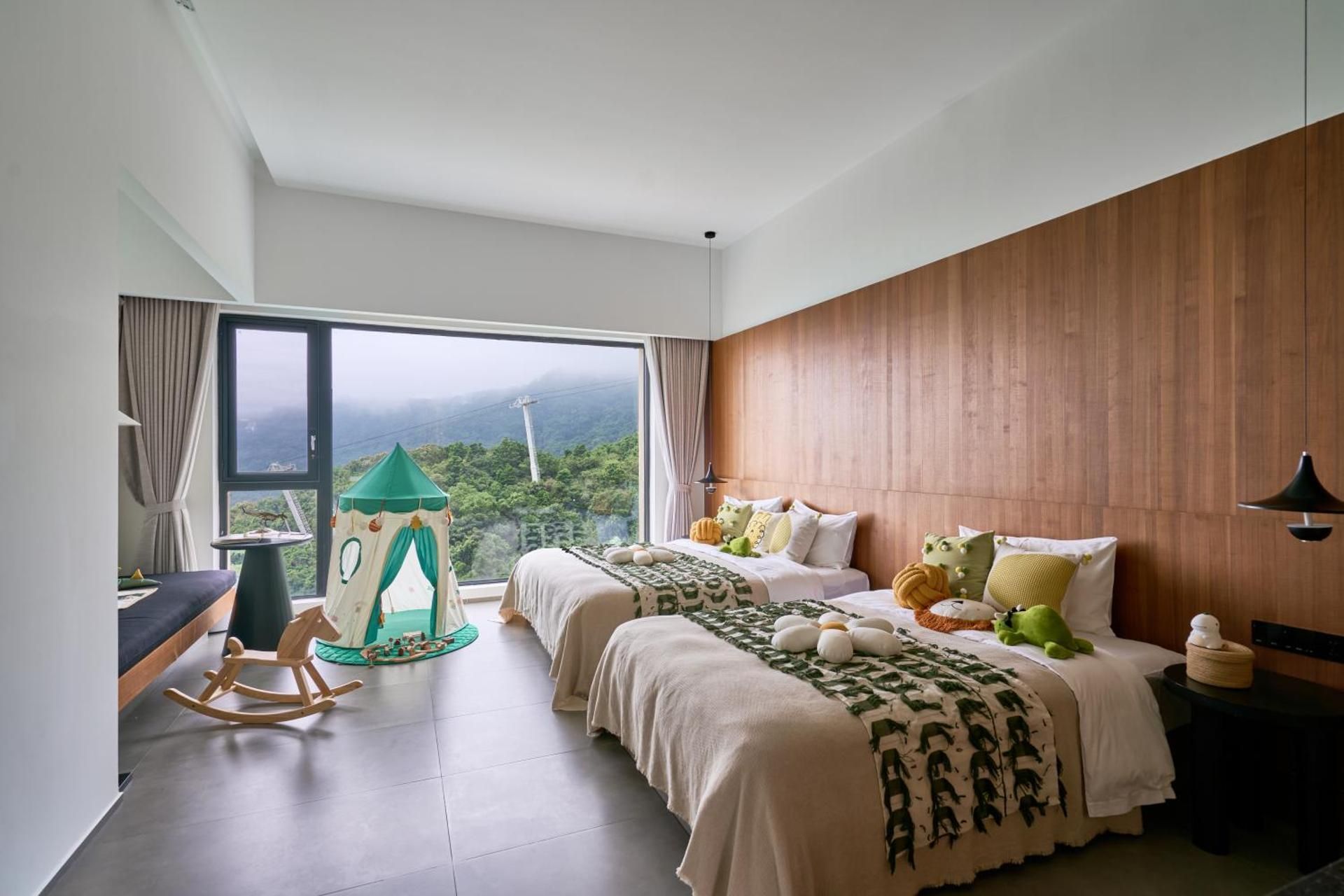 Standard Twin Room with Sea View