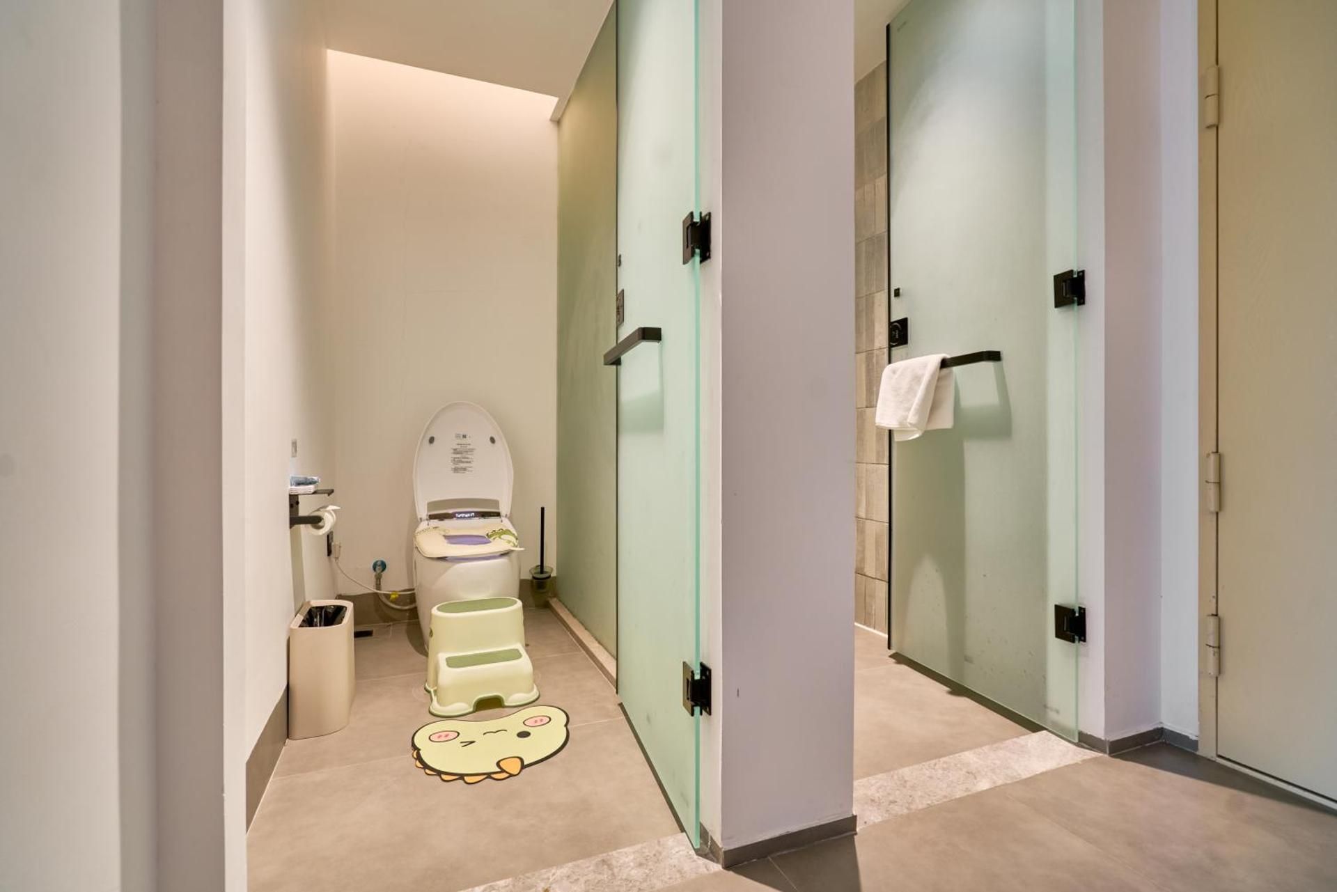 Standard Twin Room with Sea View
