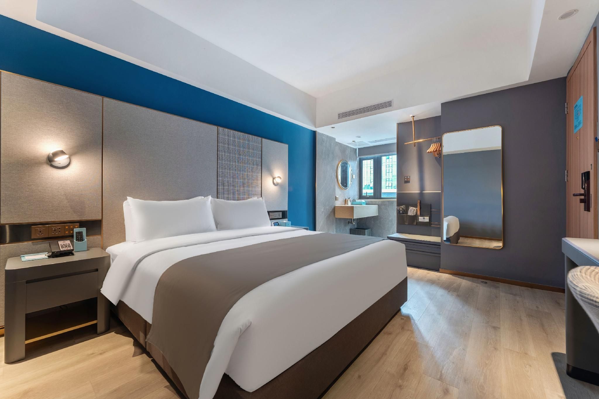 Lanyi Deluxe Double Room