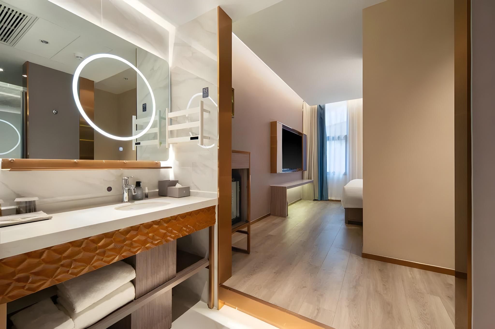 Tatami Queen Room